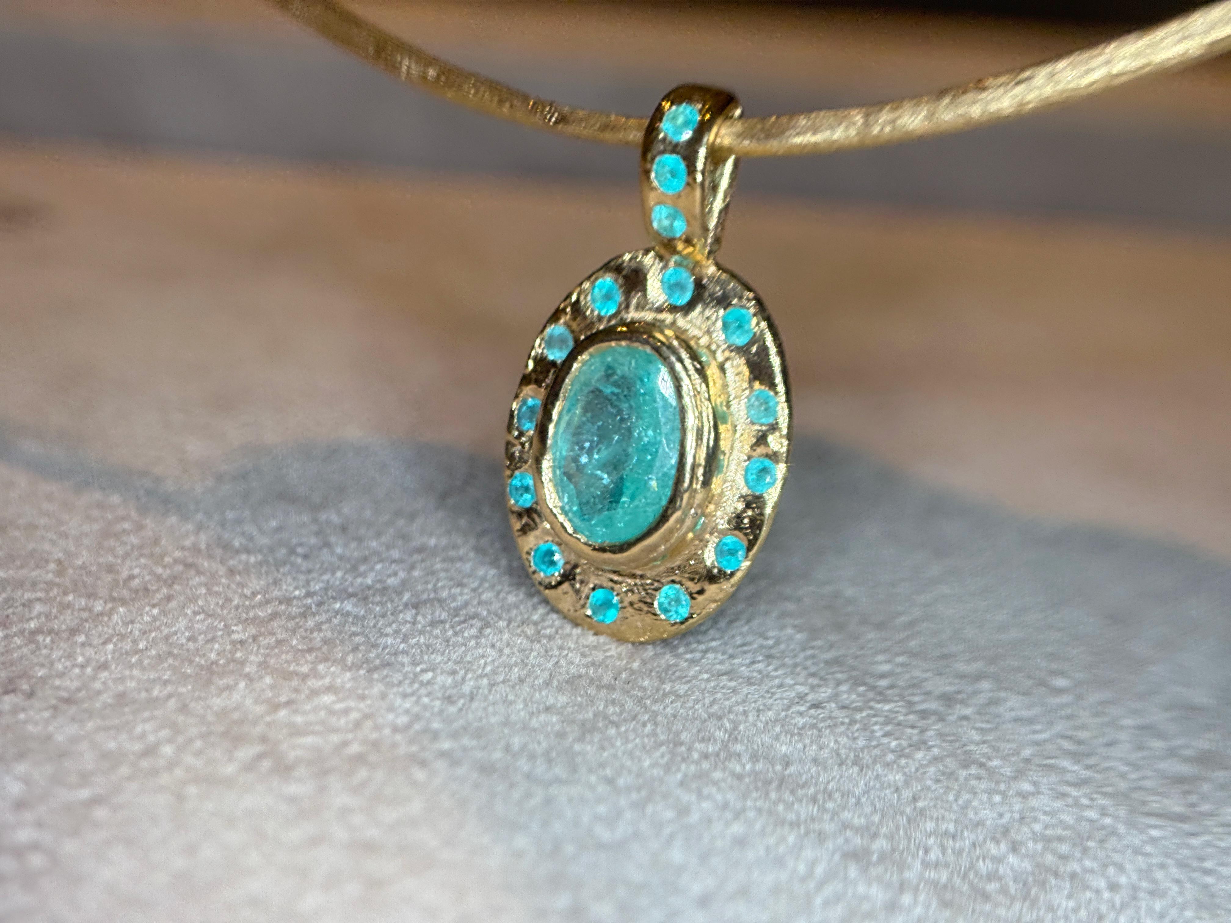 Leto Lama - Collana ovale con tormaline brasiliane Paraiba e Mozambico di colore blu neon in vendita 7