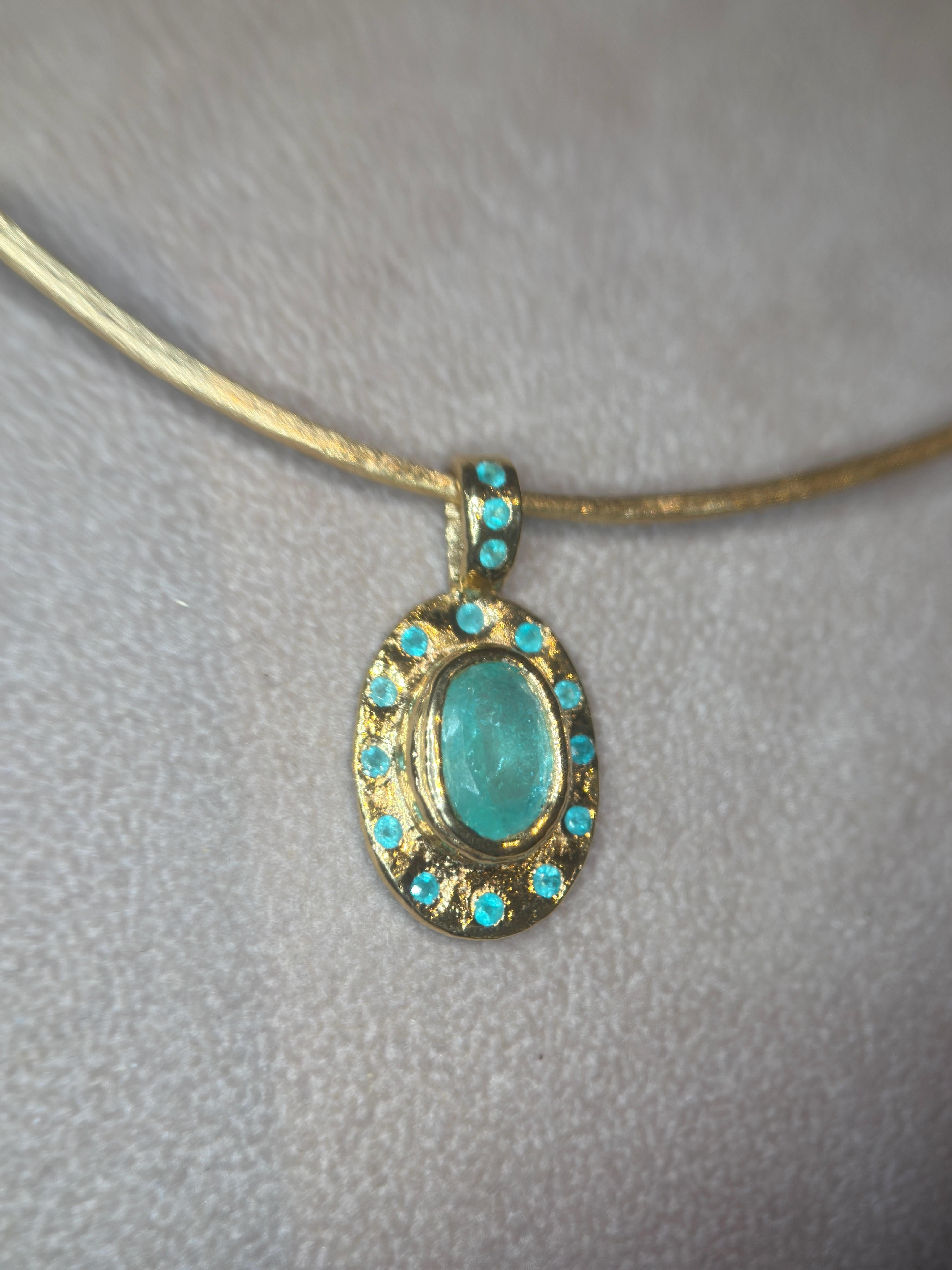 Leto Lama - Collana ovale con tormaline brasiliane Paraiba e Mozambico di colore blu neon in vendita 1