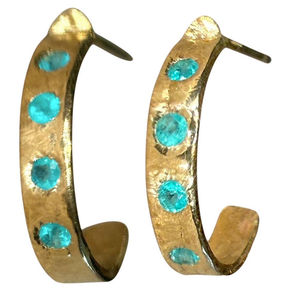 Orecchini a cerchio con tormaline Paraiba brasiliane blu neon di Leto Lama in vendita