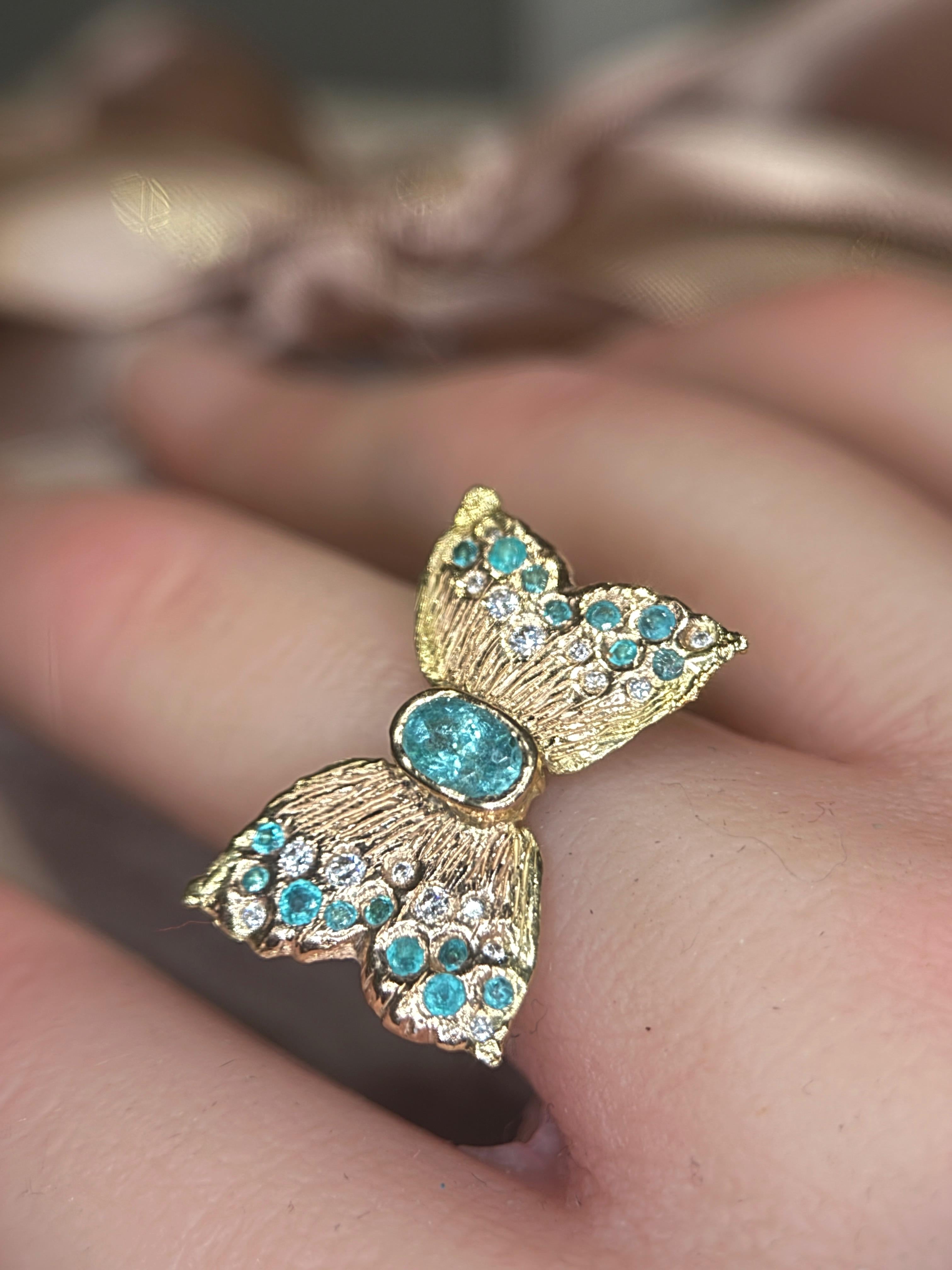 Anello da cocktail con farfalla blu neon e diamanti in oro 18 carati Leto Lama Paraibas In condizioni Nuovo in vendita a London, GB