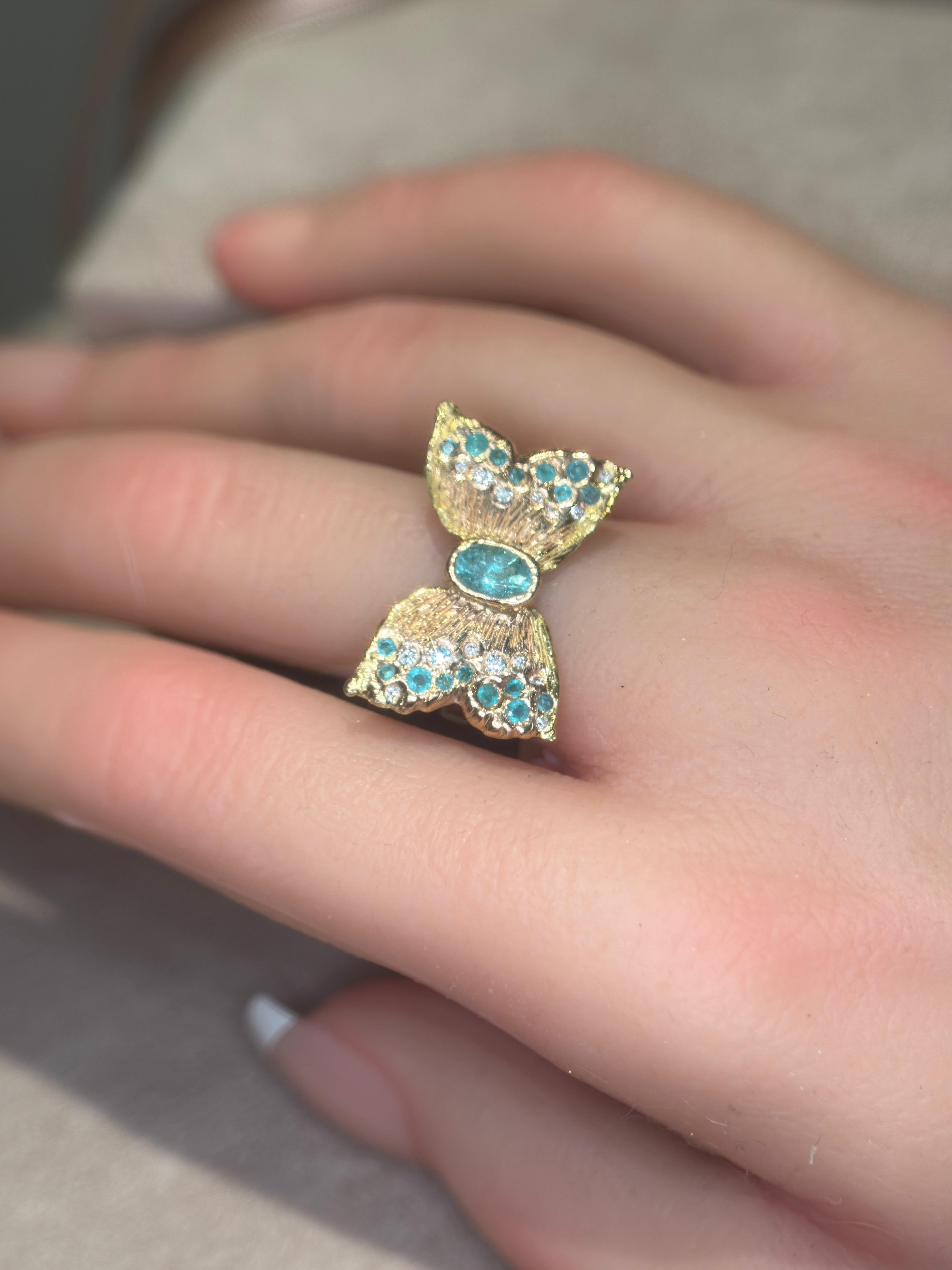 Anello da cocktail con farfalla blu neon e diamanti in oro 18 carati Leto Lama Paraibas in vendita 2