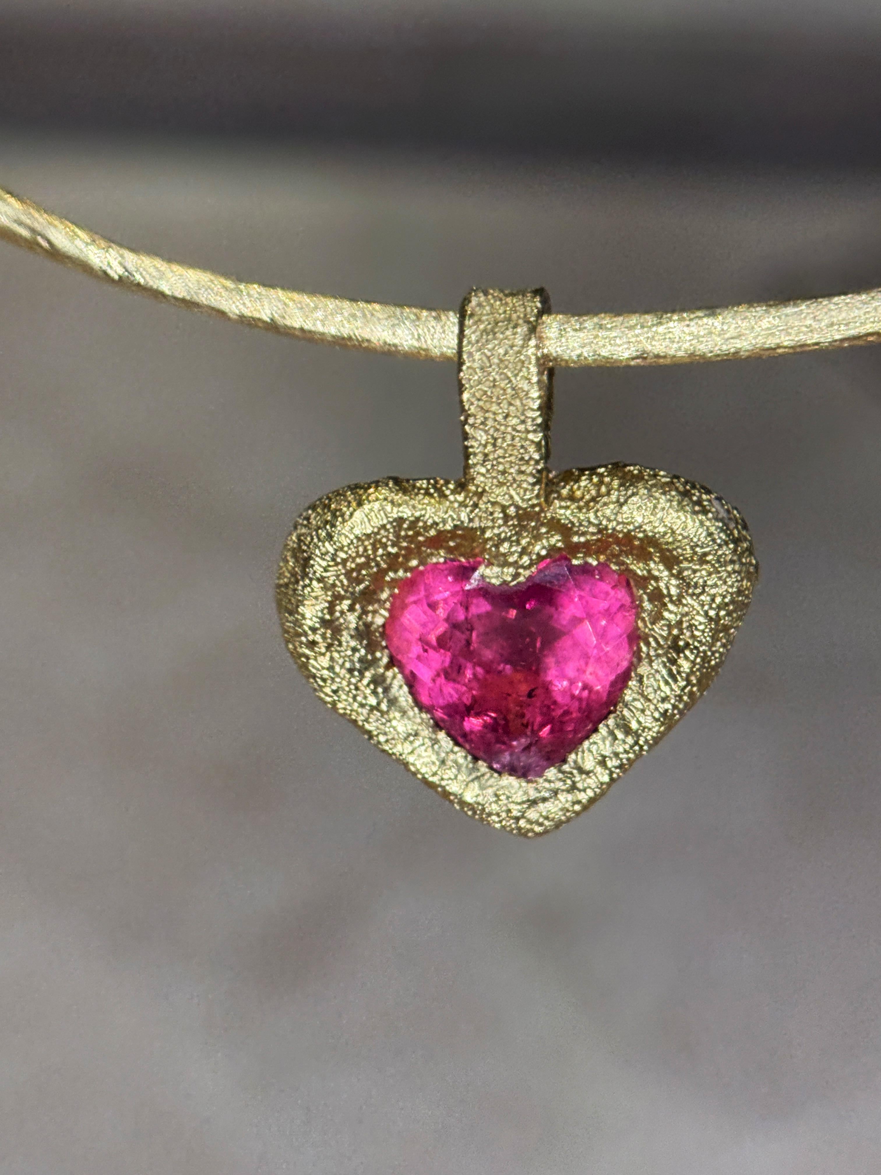 Leto Lama Collier pendentif cœur rose rouge 3,3 carats Rubellite or 18 carats moderne en vente 10