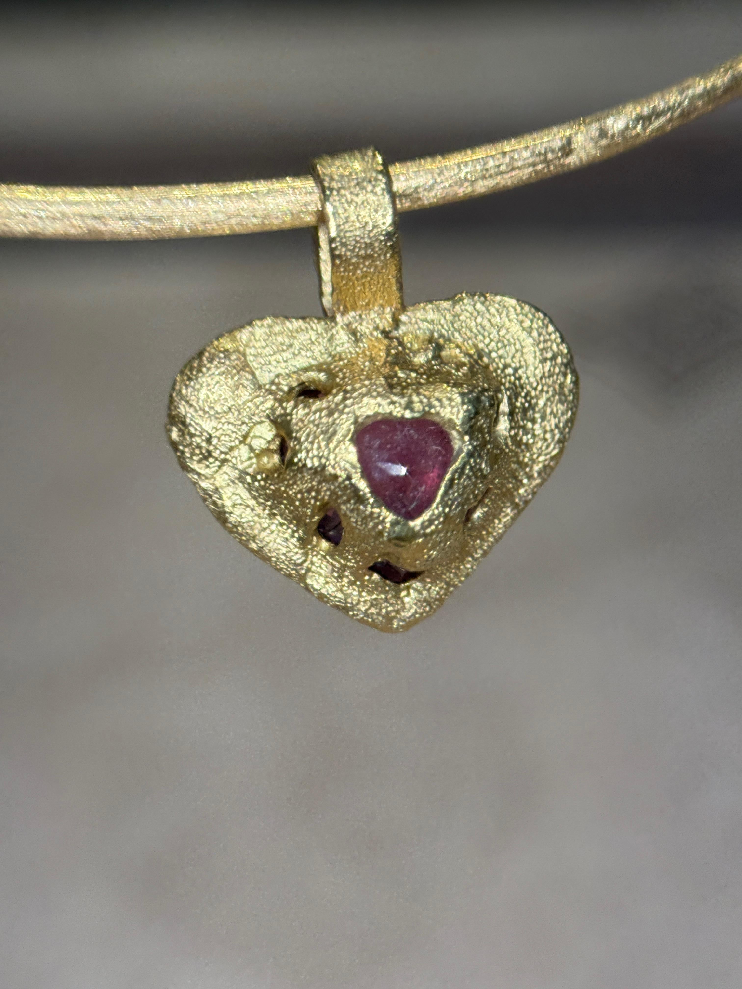 Leto Lama Collier pendentif cœur rose rouge 3,3 carats Rubellite or 18 carats moderne en vente 13
