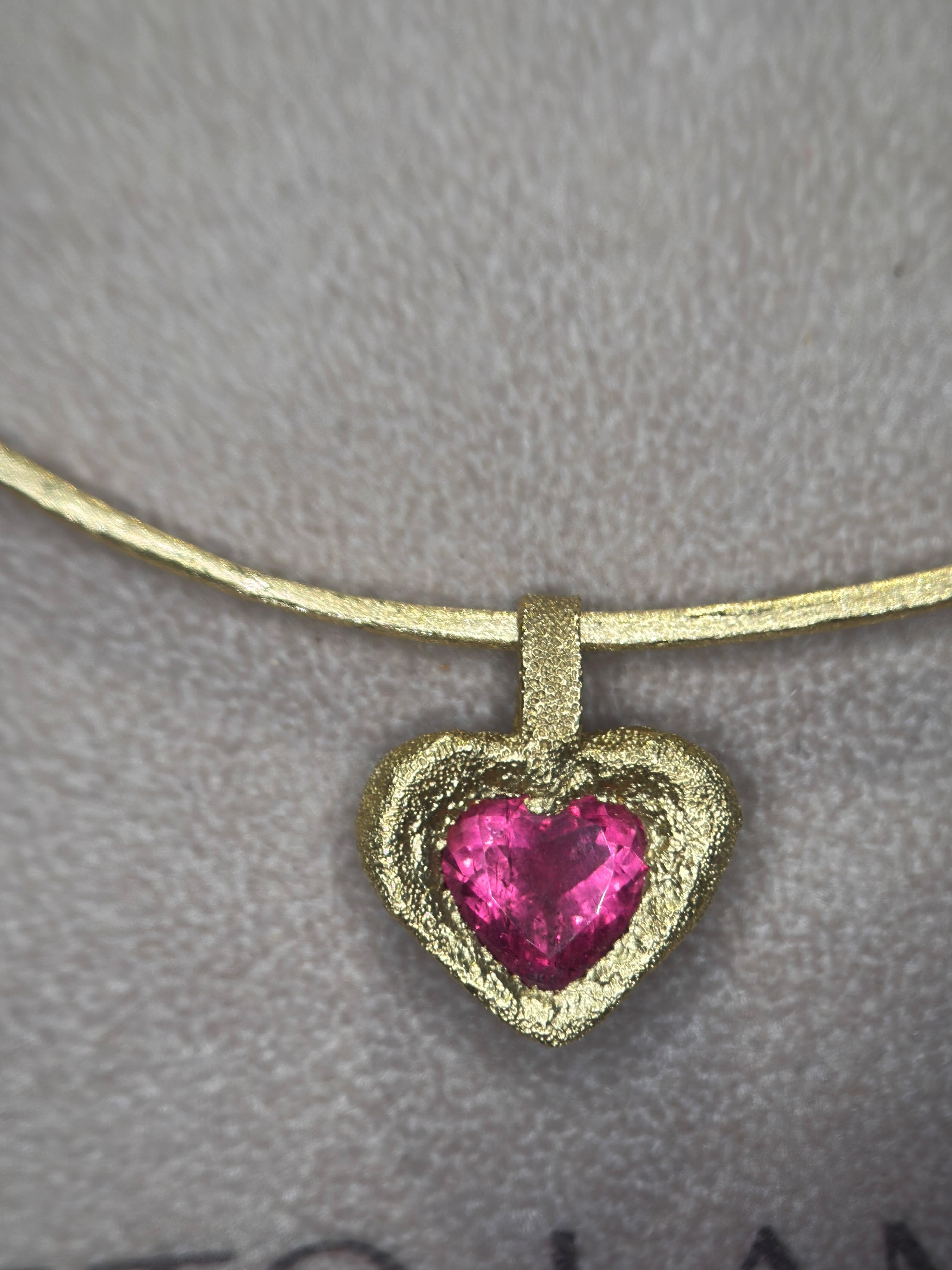 Leto Lama Collier pendentif cœur rose rouge 3,3 carats Rubellite or 18 carats moderne en vente 2
