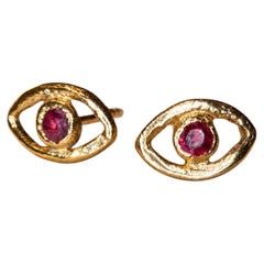 Orecchini a bottone Leto Lama Ruby per neonati in oro giallo 18 carati (coppia)