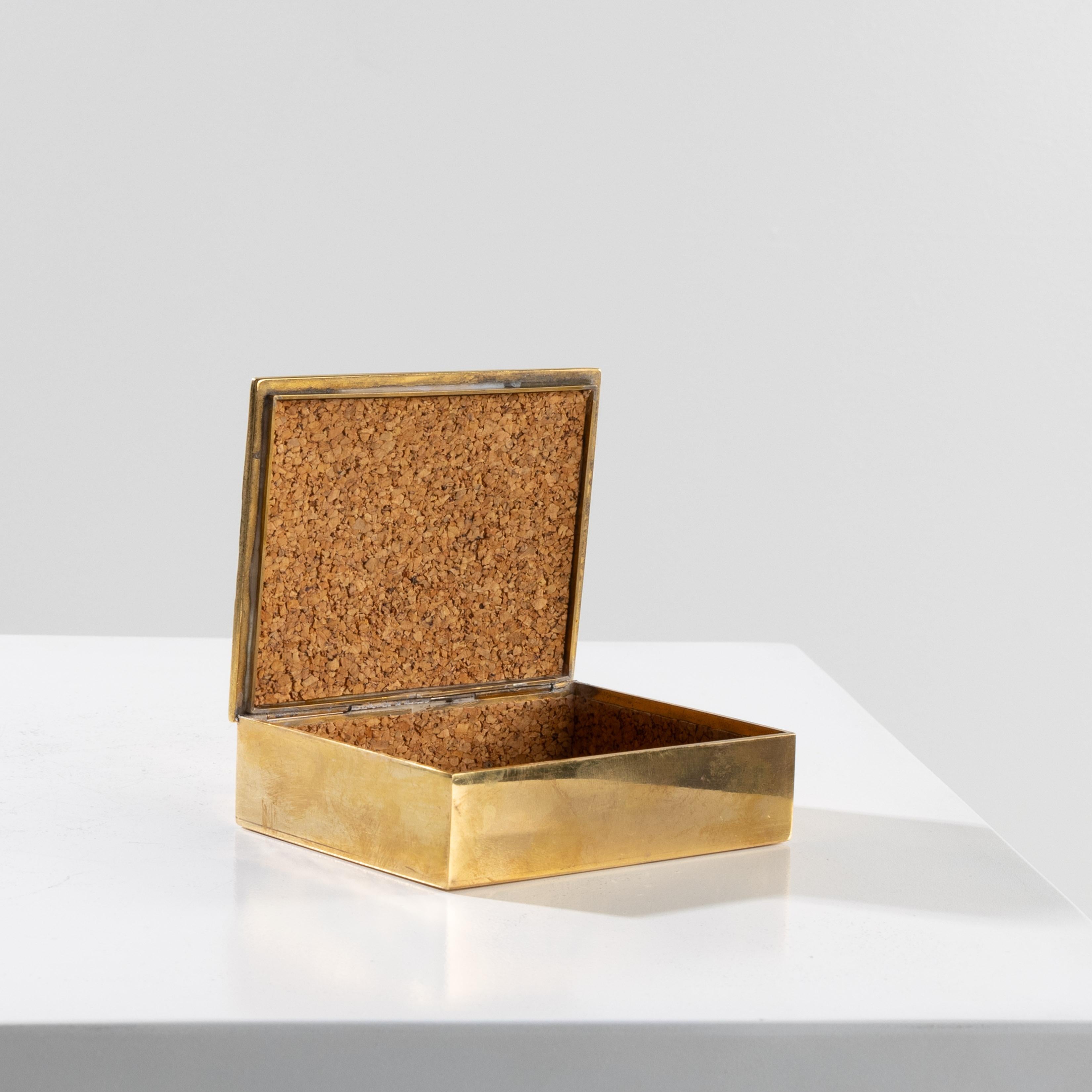 Bronze L’étoile a pleuré rose by Line Vautrin - Rare gilded bronze box For Sale