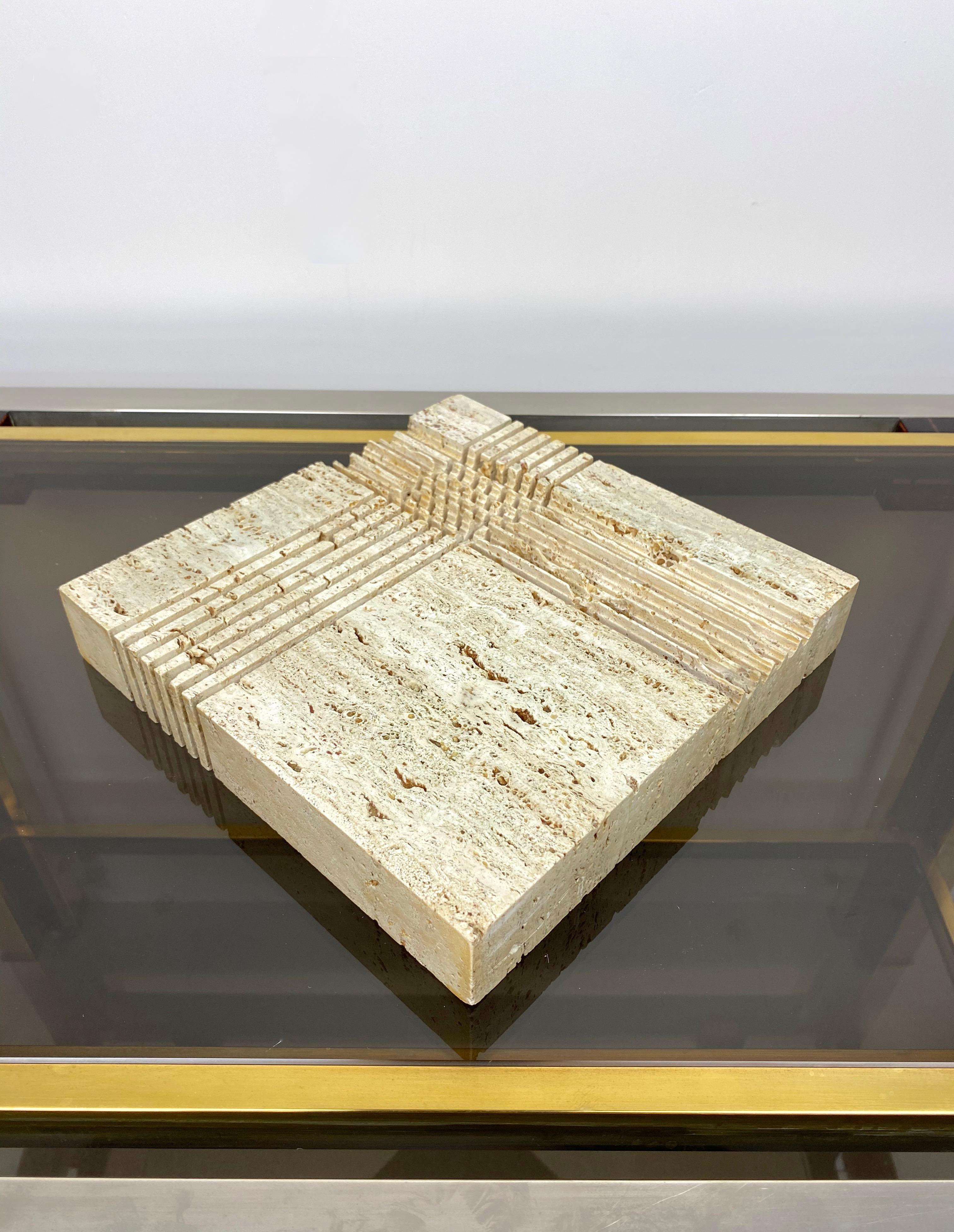 Mid-Century Modern Letter Holder Paperweight in in Travertine by Fratelli Mannelli, Italy, 1970s For Sale