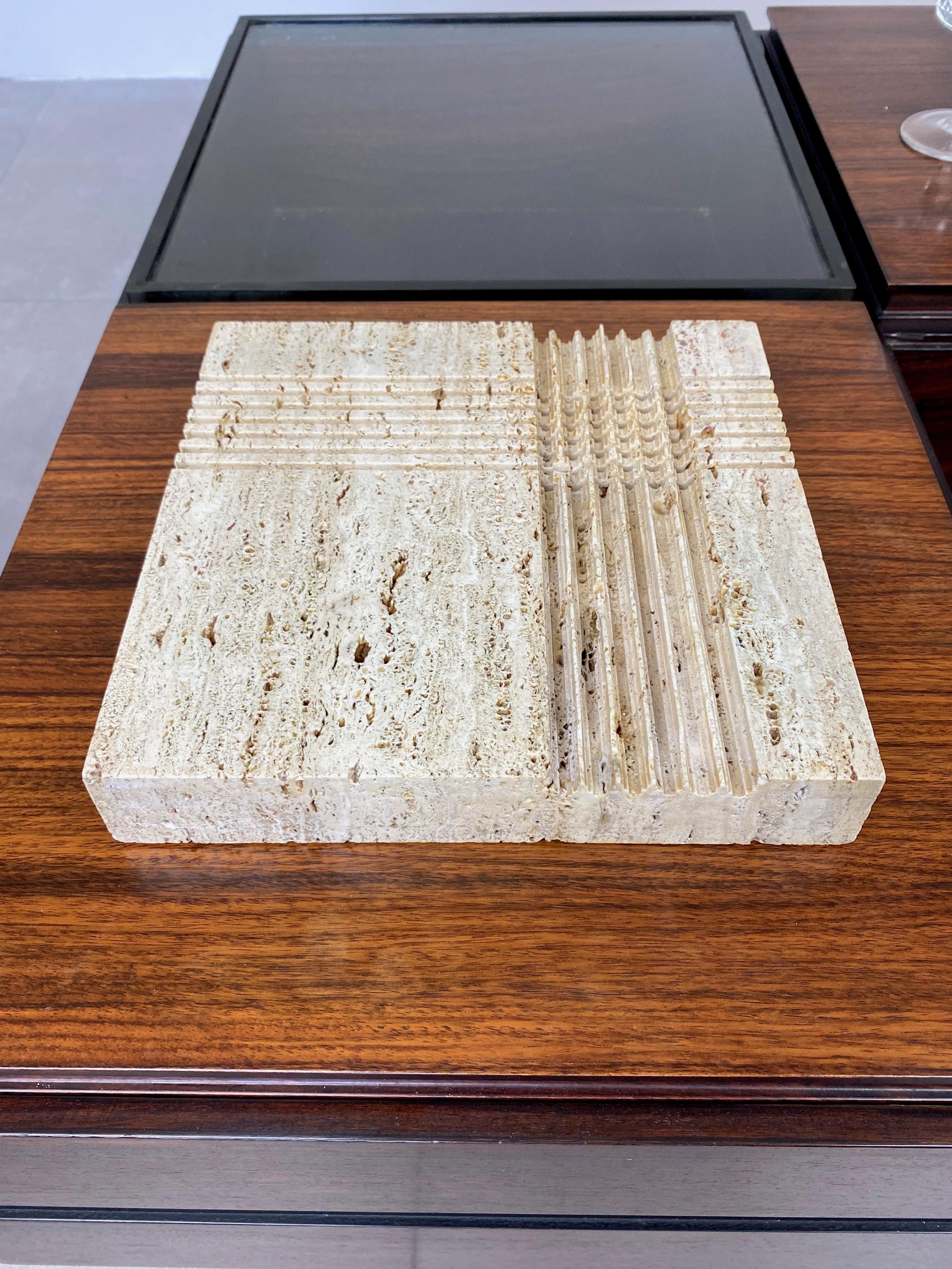 Letter Holder Paperweight in in Travertine by Fratelli Mannelli, Italy, 1970s For Sale 1