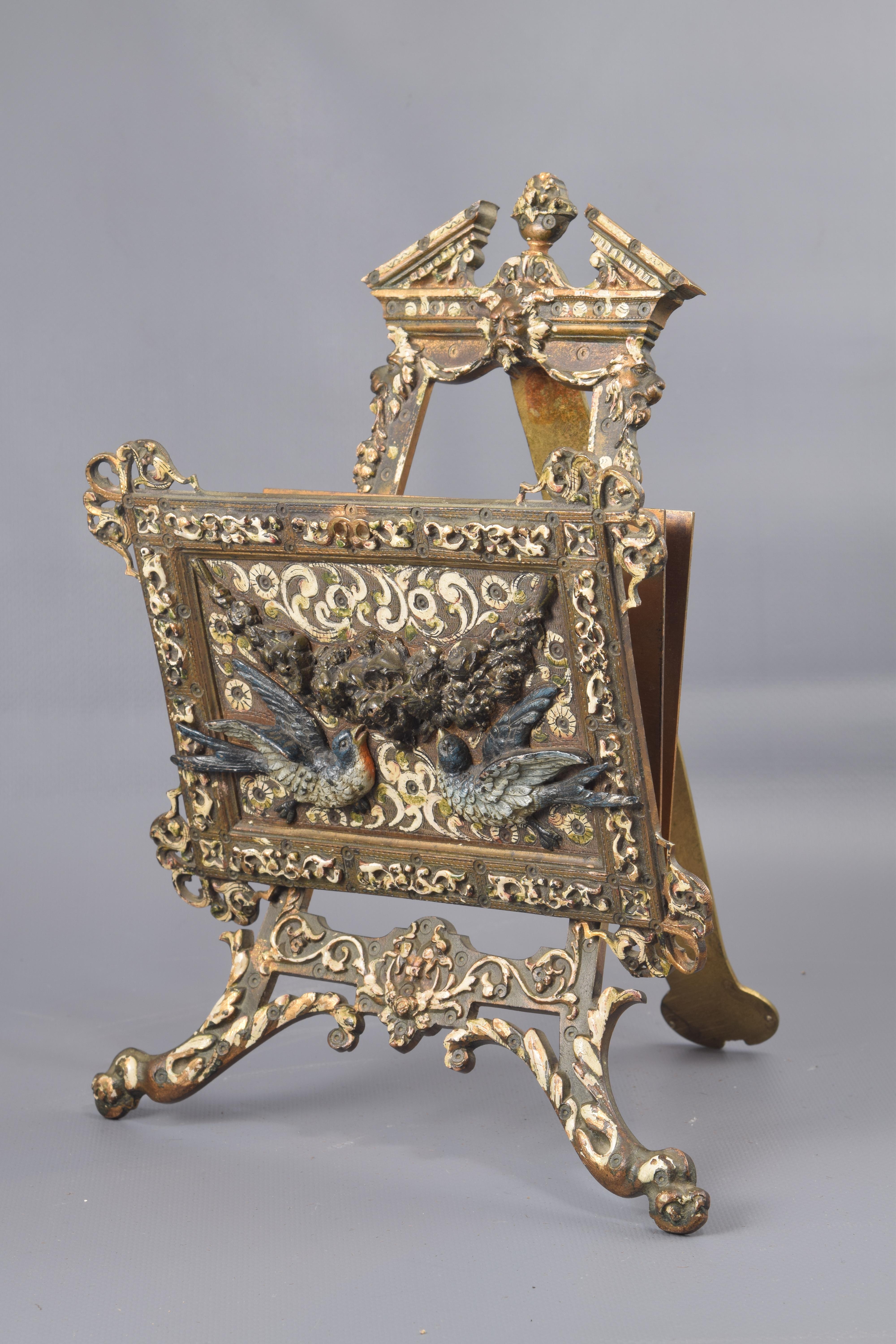 Letter holder polychrome bronze, Vienna, 19th century
Polychrome bronze card holder in the shape of a lectern decorated with elements of strong classical influence (and memory of the Renaissance and Mannerism) holding a folder, decorated in what