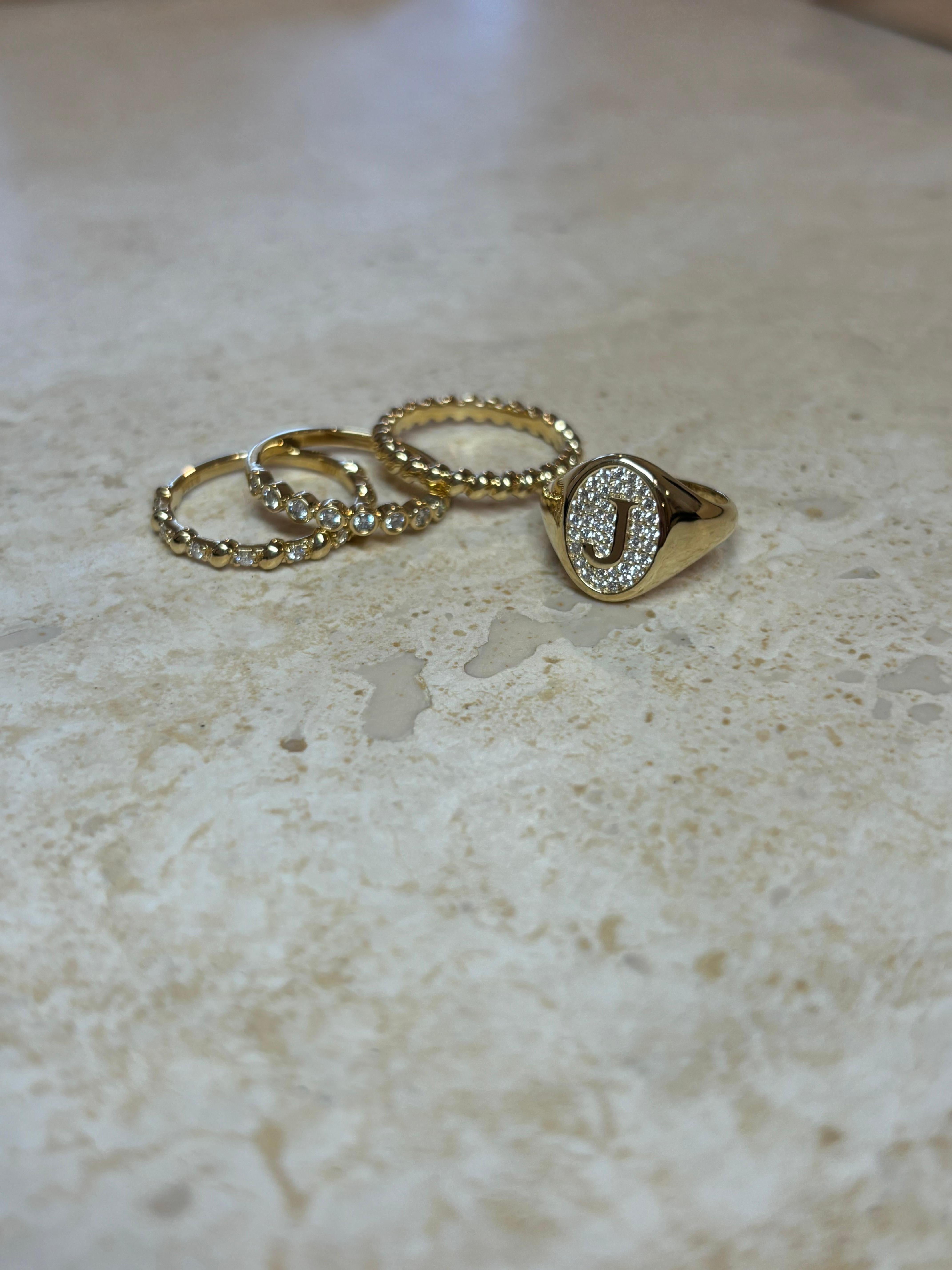 Letter J, Diamonds 0.20ctw, Signet Ring 18k Gold For Sale 2