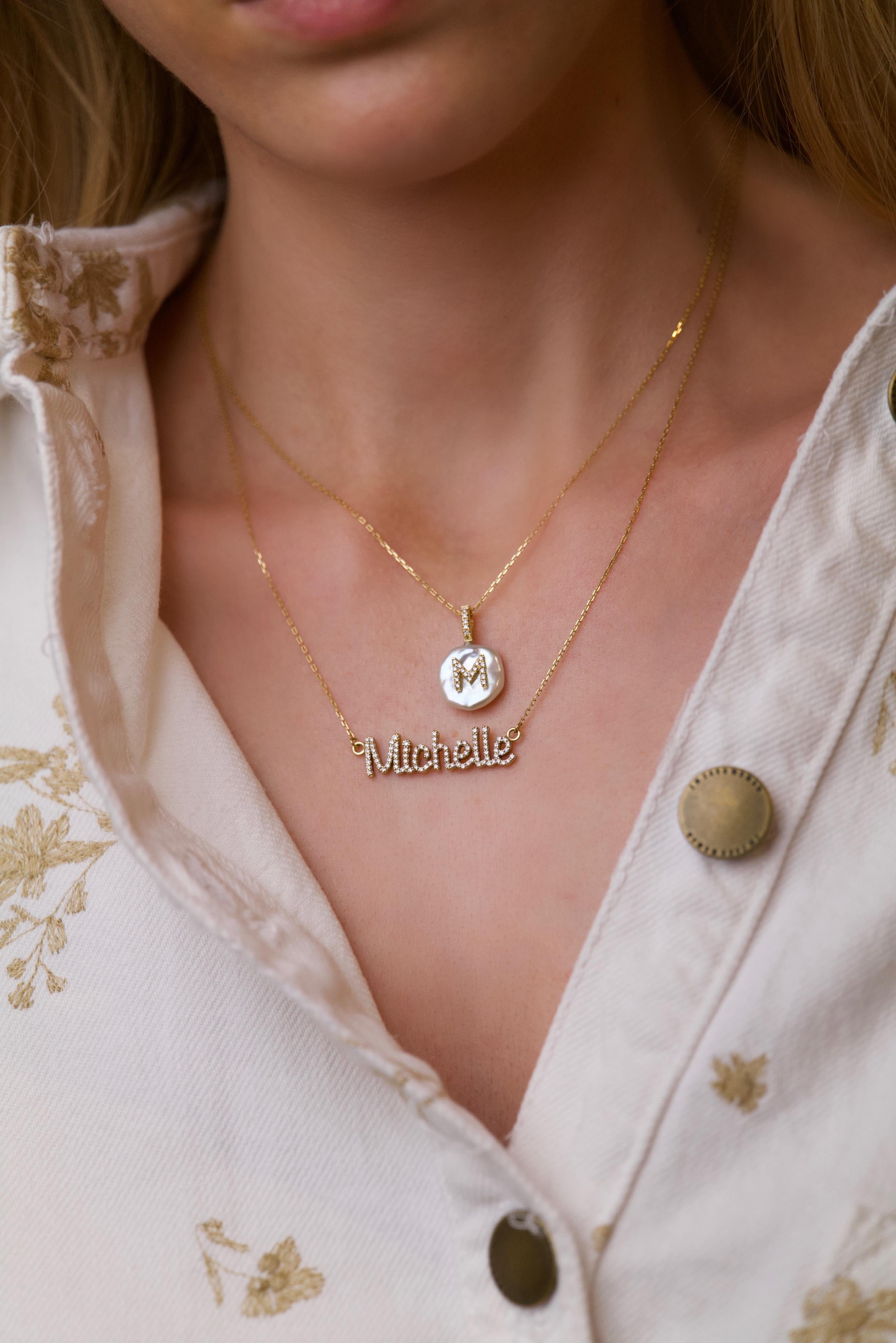 Collier de perles initiales lettre M, diamants naturels 18 carats, chaîne de 17 pouces en vente 3