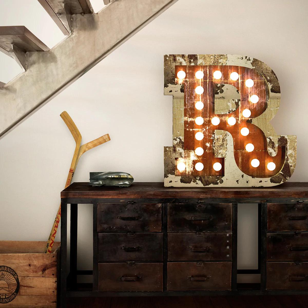 Aluminium Lampes graphiques lettre M en vente