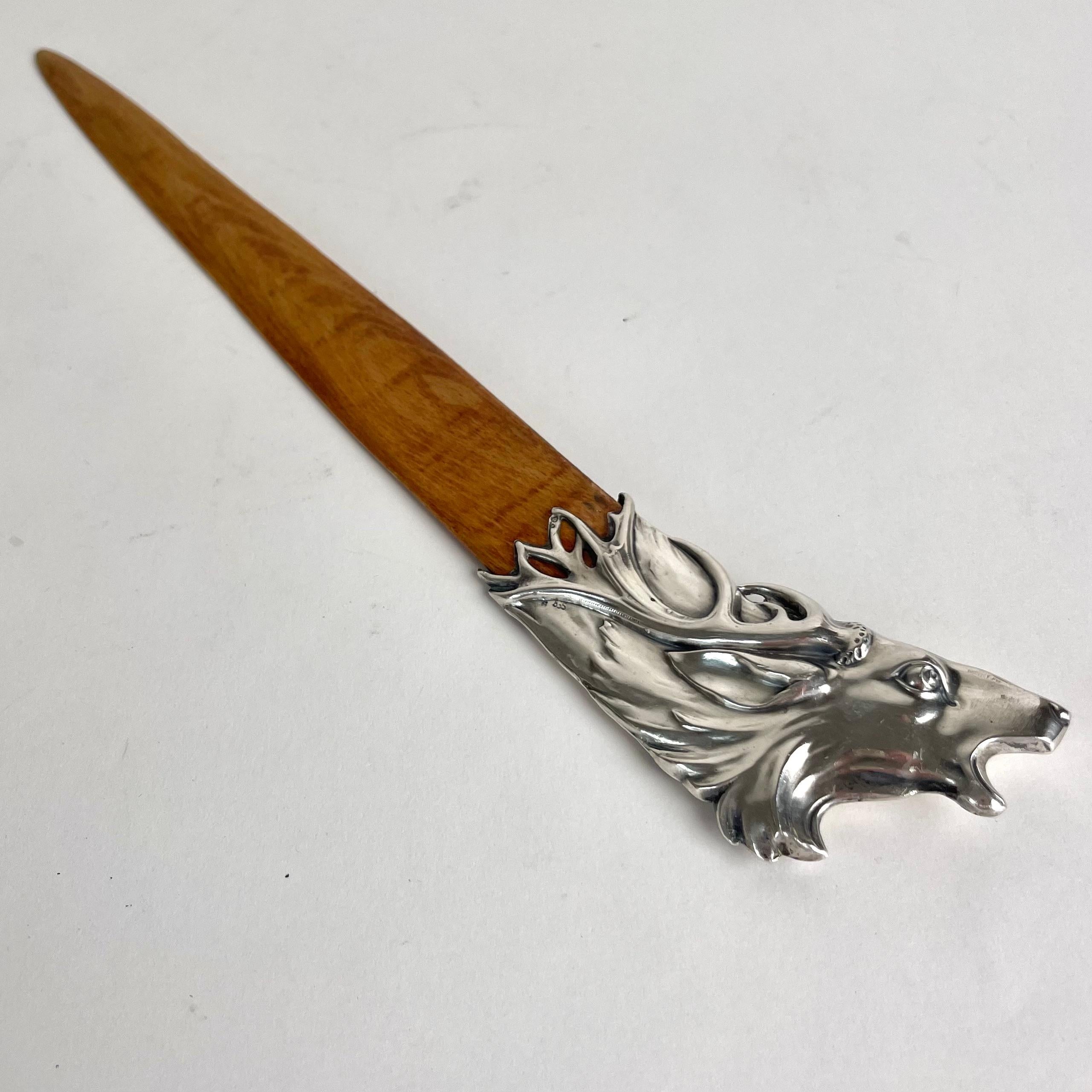 Abrecartas de plata, decorado con una cabeza de ciervo de principios del siglo XX Art Nouveau en venta