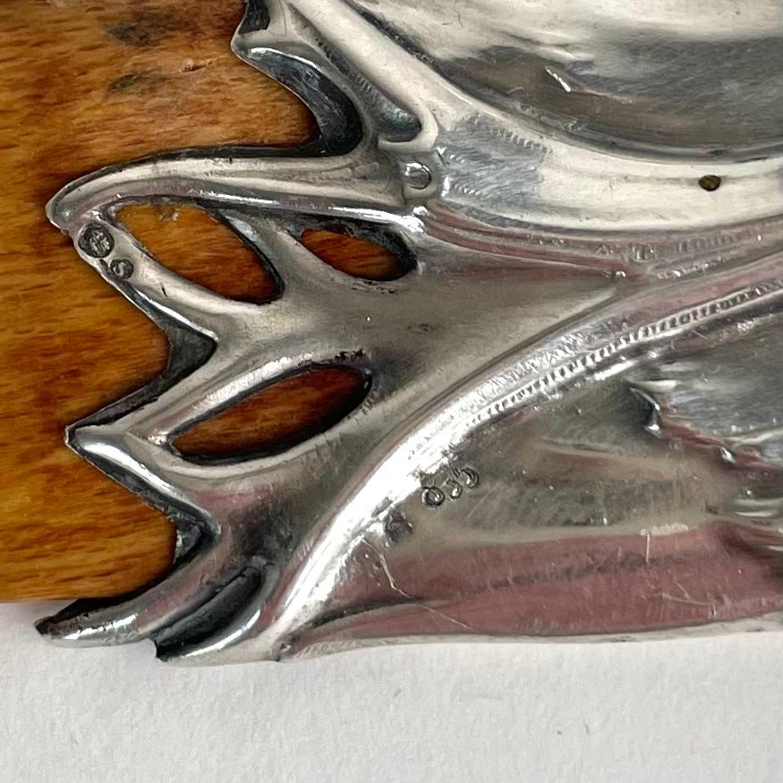 Abrecartas de plata, decorado con una cabeza de ciervo de principios del siglo XX en venta 2