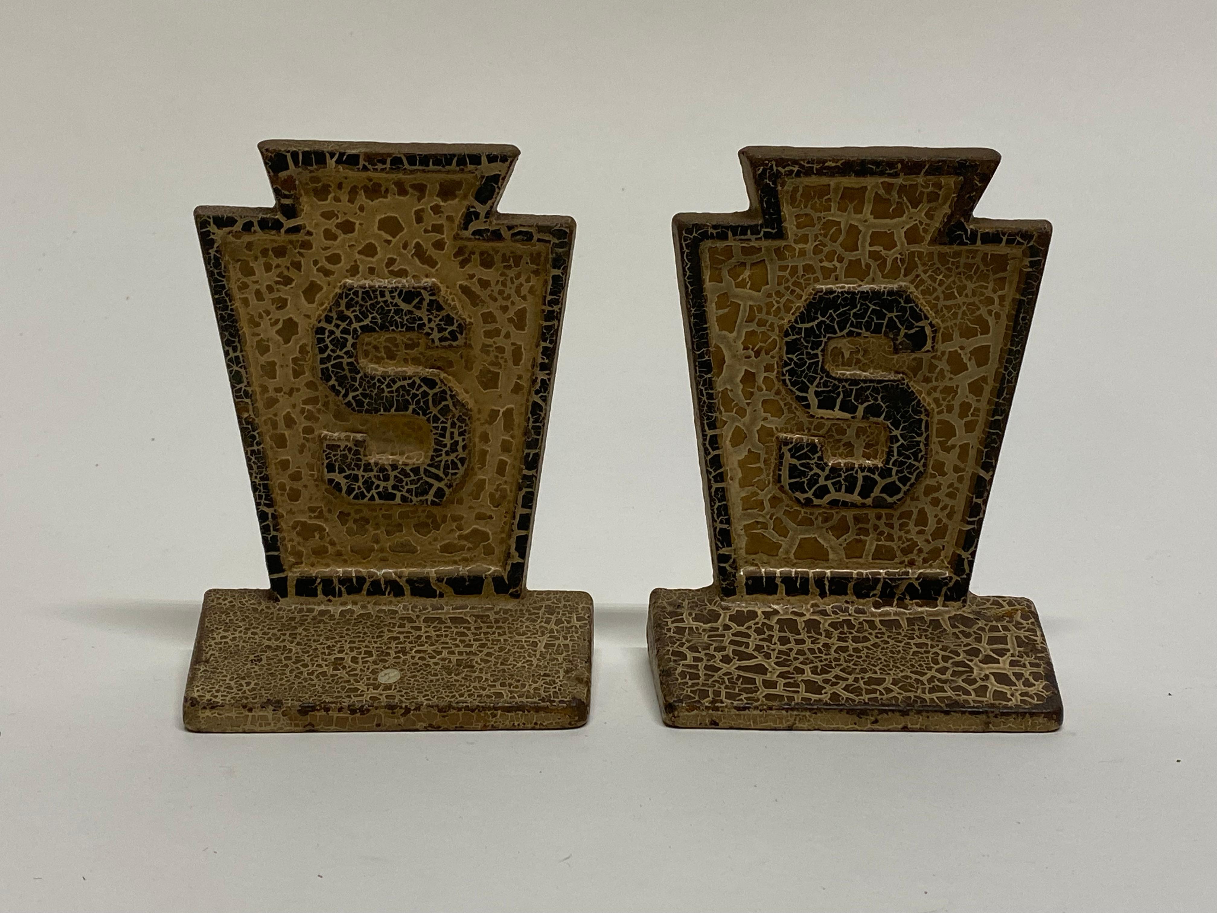 Letter 'S' Iron Keystone Bookends 2