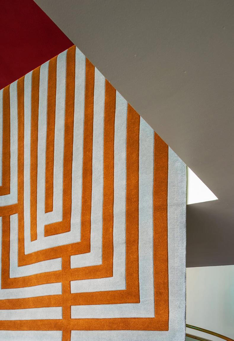 Moderne Tapis Letters Wool Teal Umber en vente