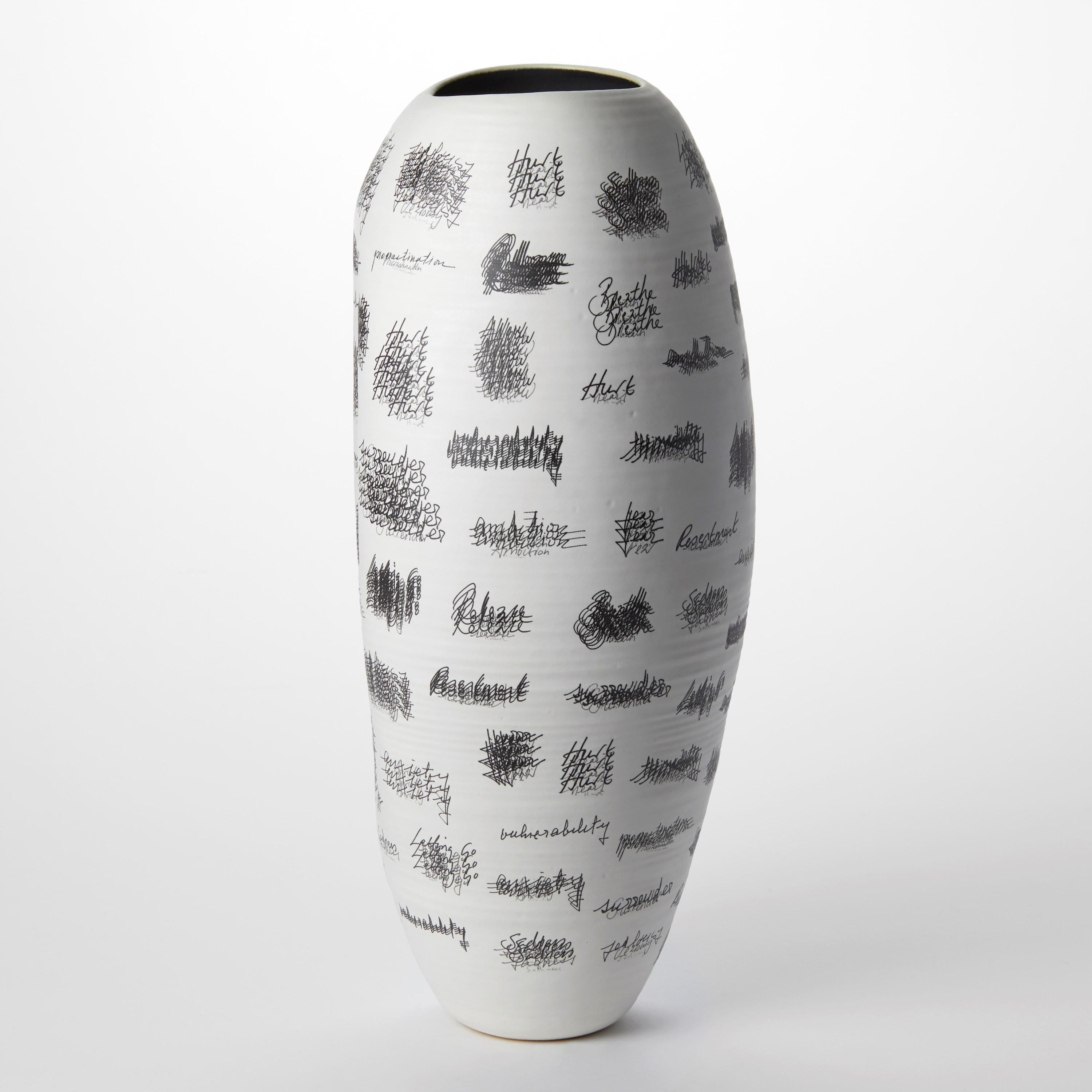 Organico moderno Letting Go n. 141, vaso scultoreo con testo di Nicholas Arroyave-Portela in vendita