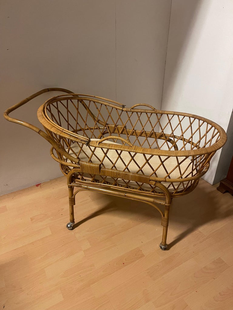 Vintage 1990s Weide und Bambus Babybett im Angebot bei 1stDibs Deutschland