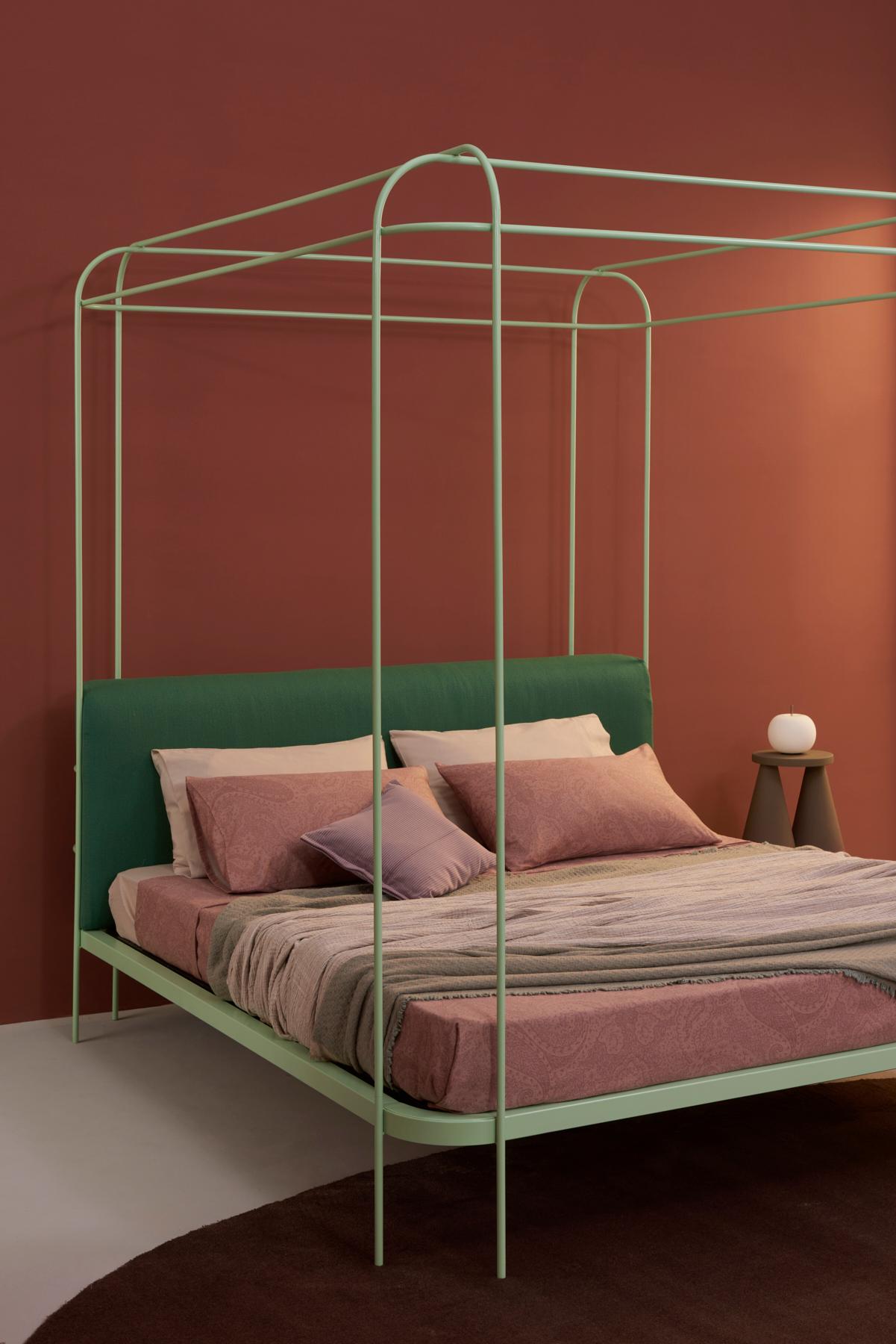 Dehors Canopy Bed by Matteo Ragni For Sale 4