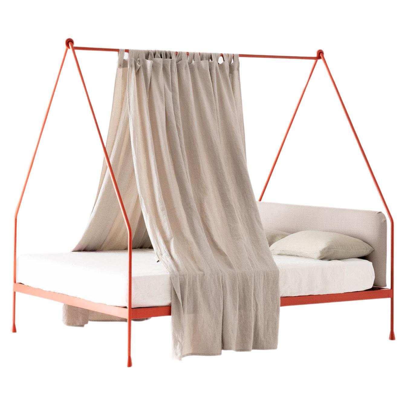 Vetta Canopy Bed by Luca Madonini