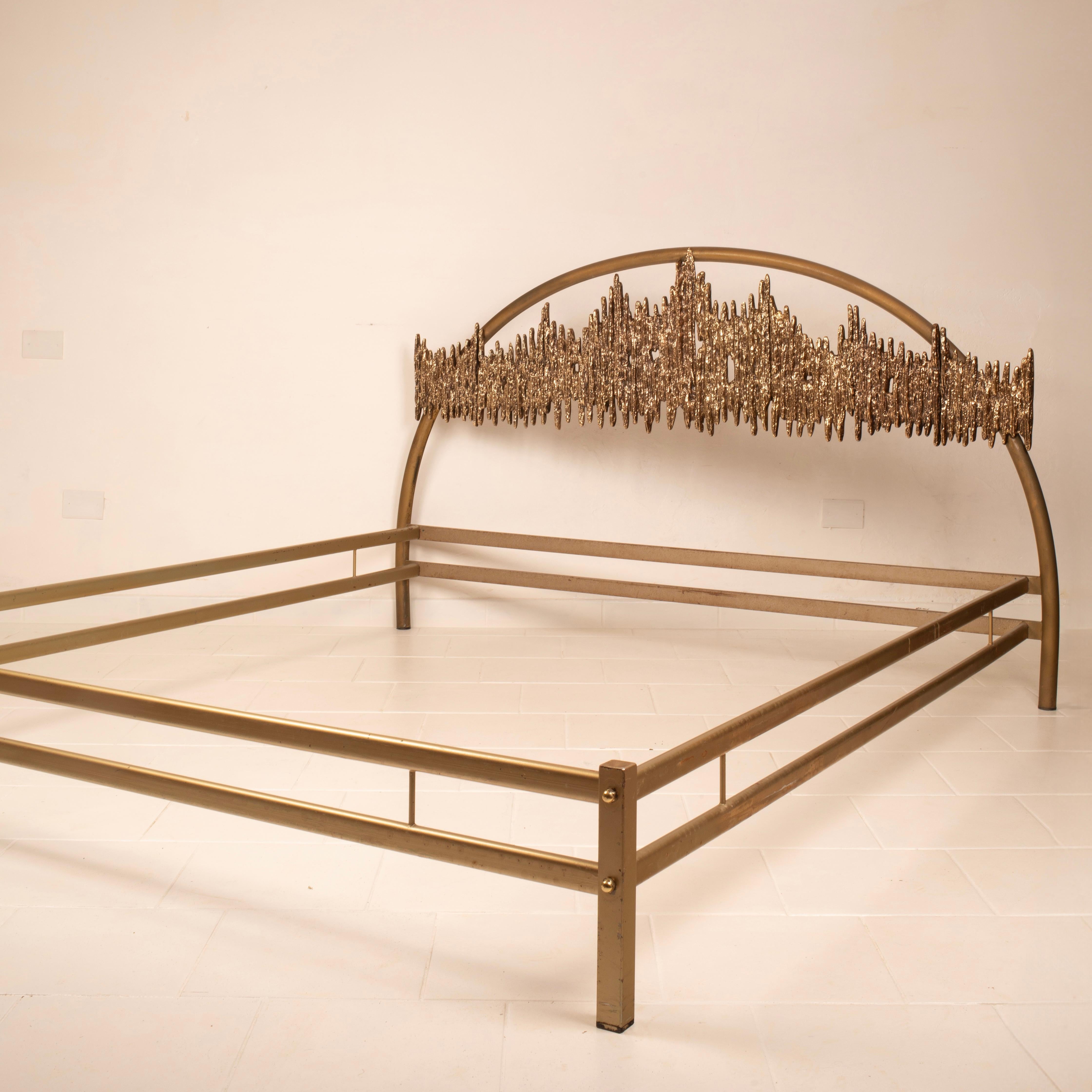 Brutalist Aurora Sculptural Bed Frame by Luciano Frigerio Série ULTRABRONZO99 en vente 7