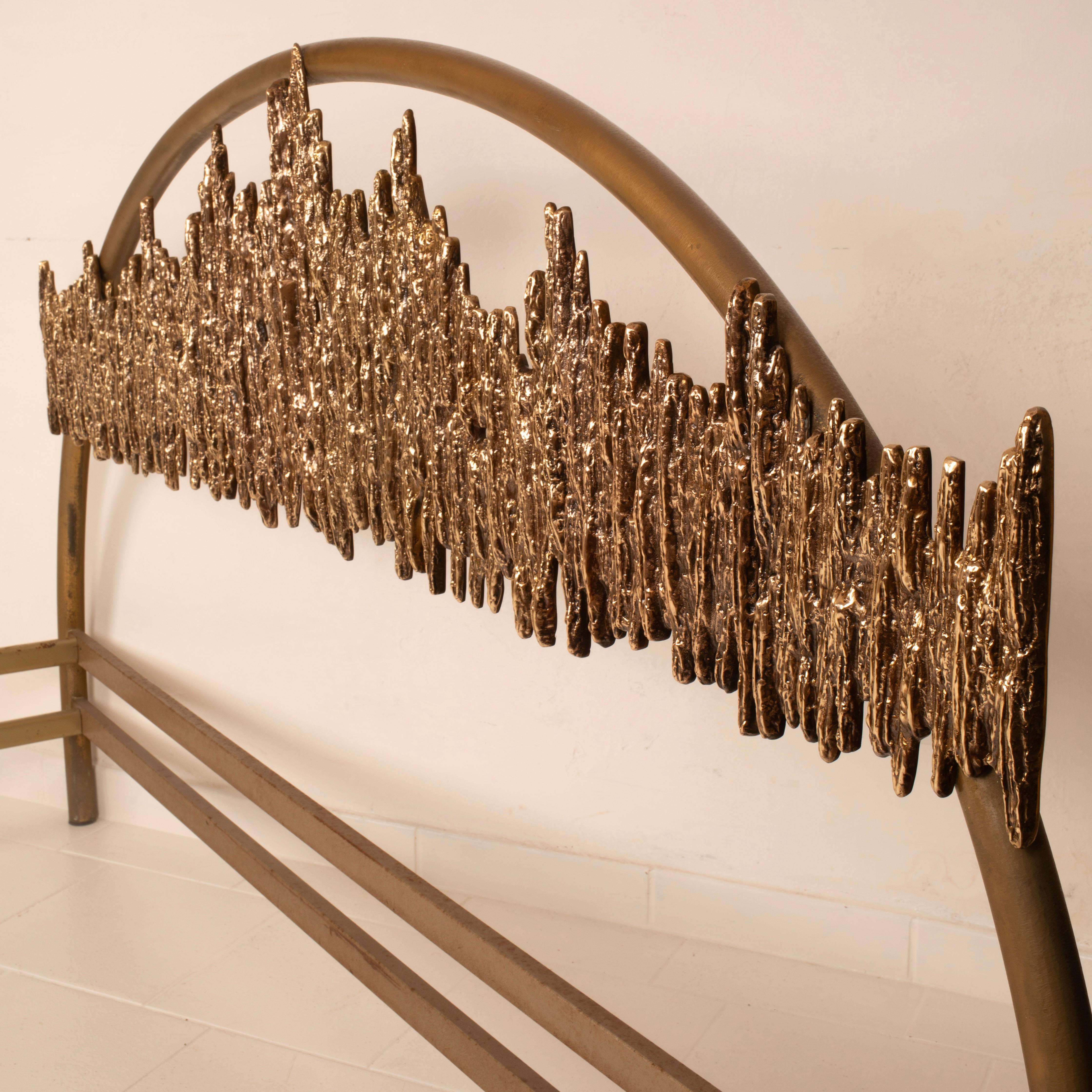 Brutalist Aurora Sculptural Bed Frame by Luciano Frigerio Série ULTRABRONZO99 en vente 9