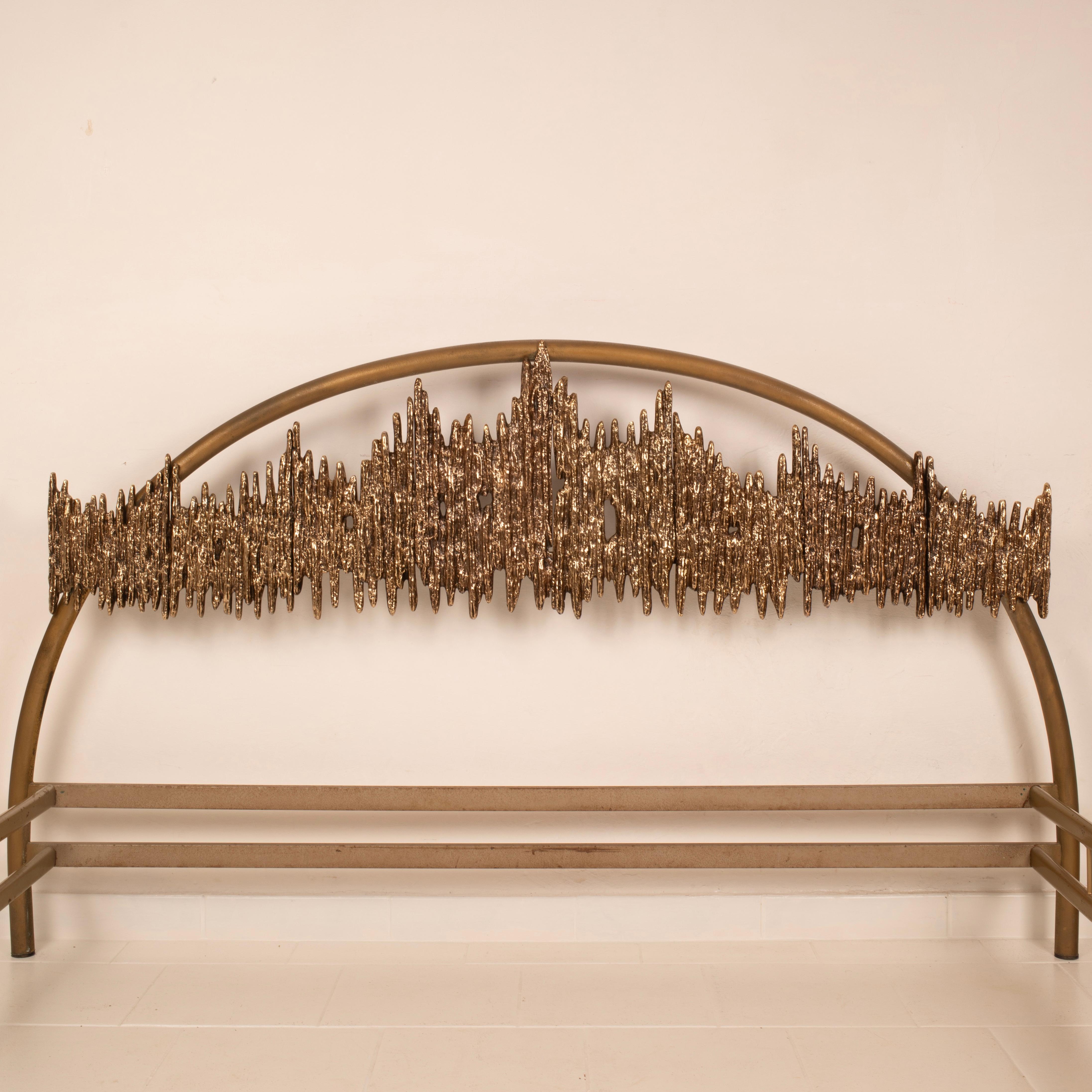 Brutalisme Brutalist Aurora Sculptural Bed Frame by Luciano Frigerio Série ULTRABRONZO99 en vente