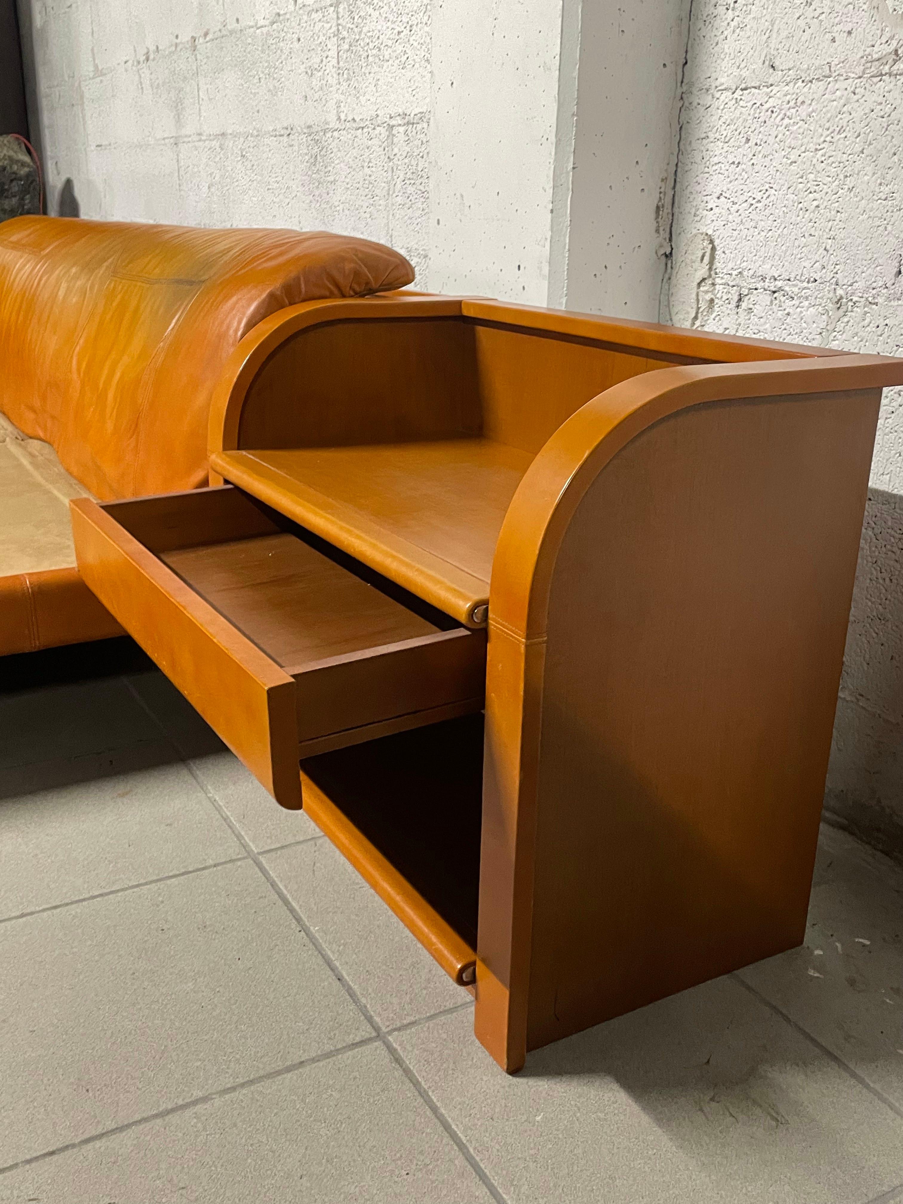 Bed with bedside tables from the 1970s by Luigi Massoni for Poltrona Frau For Sale 5