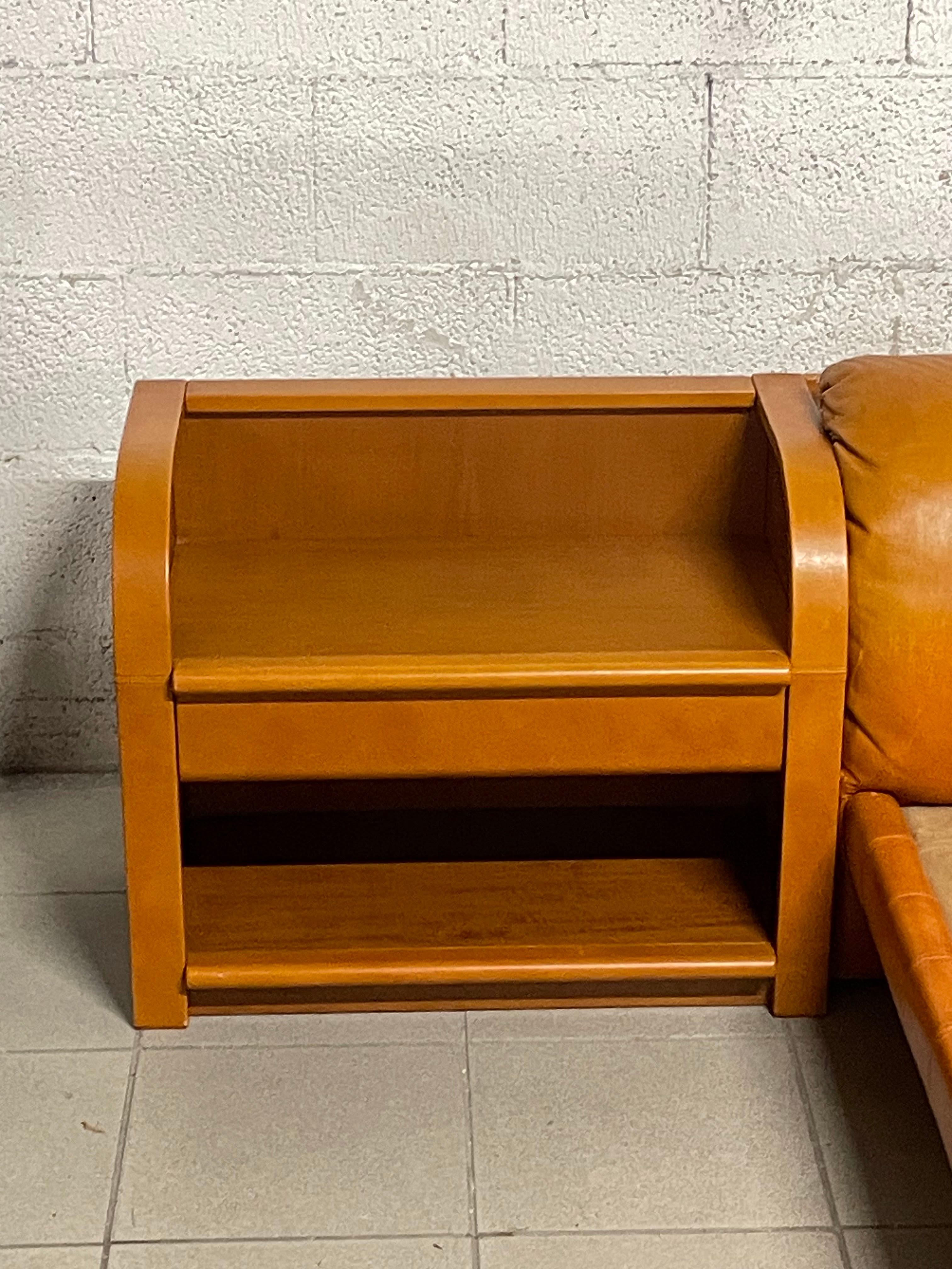 Bed with bedside tables from the 1970s by Luigi Massoni for Poltrona Frau For Sale 9