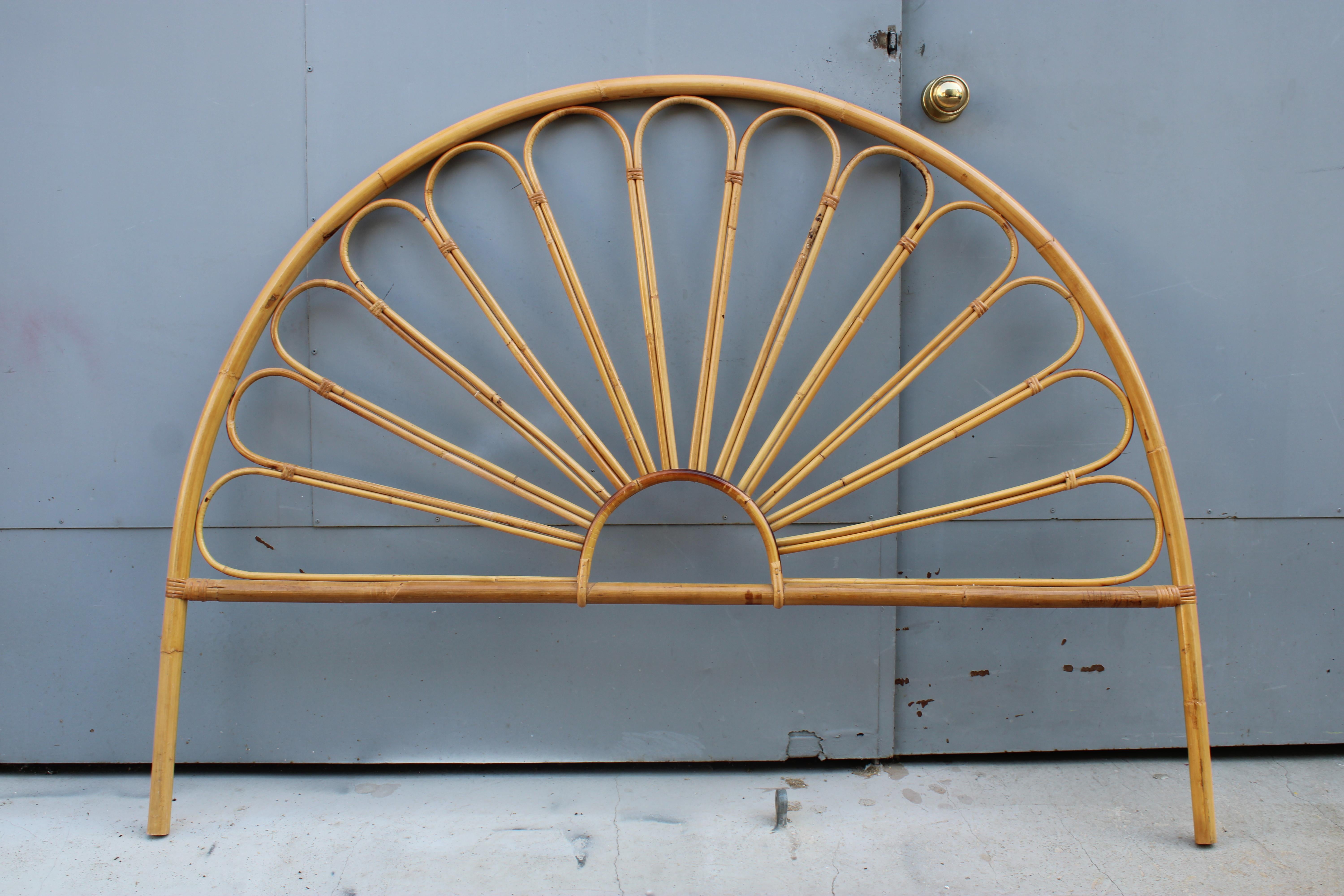 Lit décoratif en bambou incurvé Design italien 1950s Mid-century en vente 3