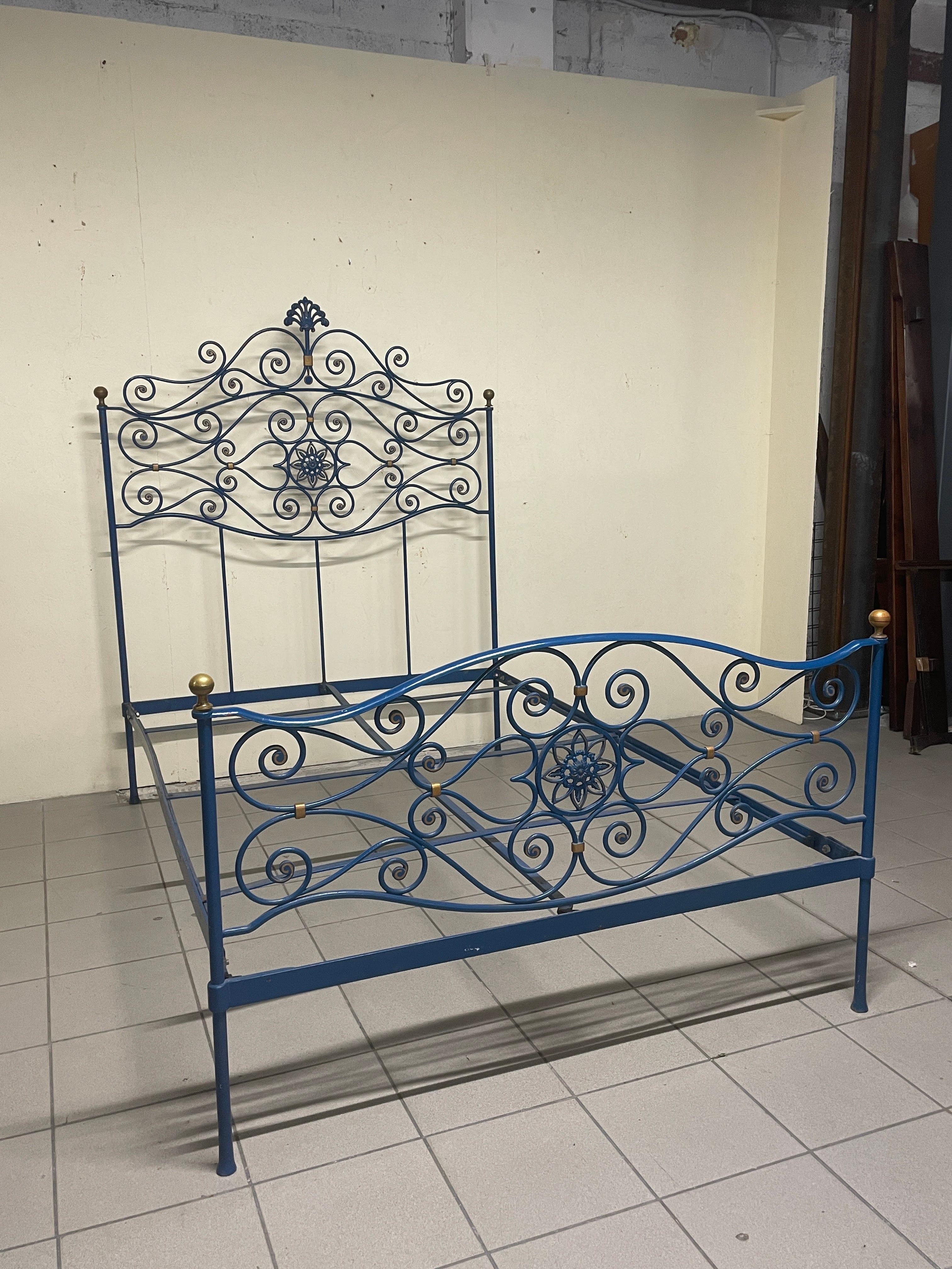 Fer forgé Lit en fer forgé de la fin du 19e siècle en vente