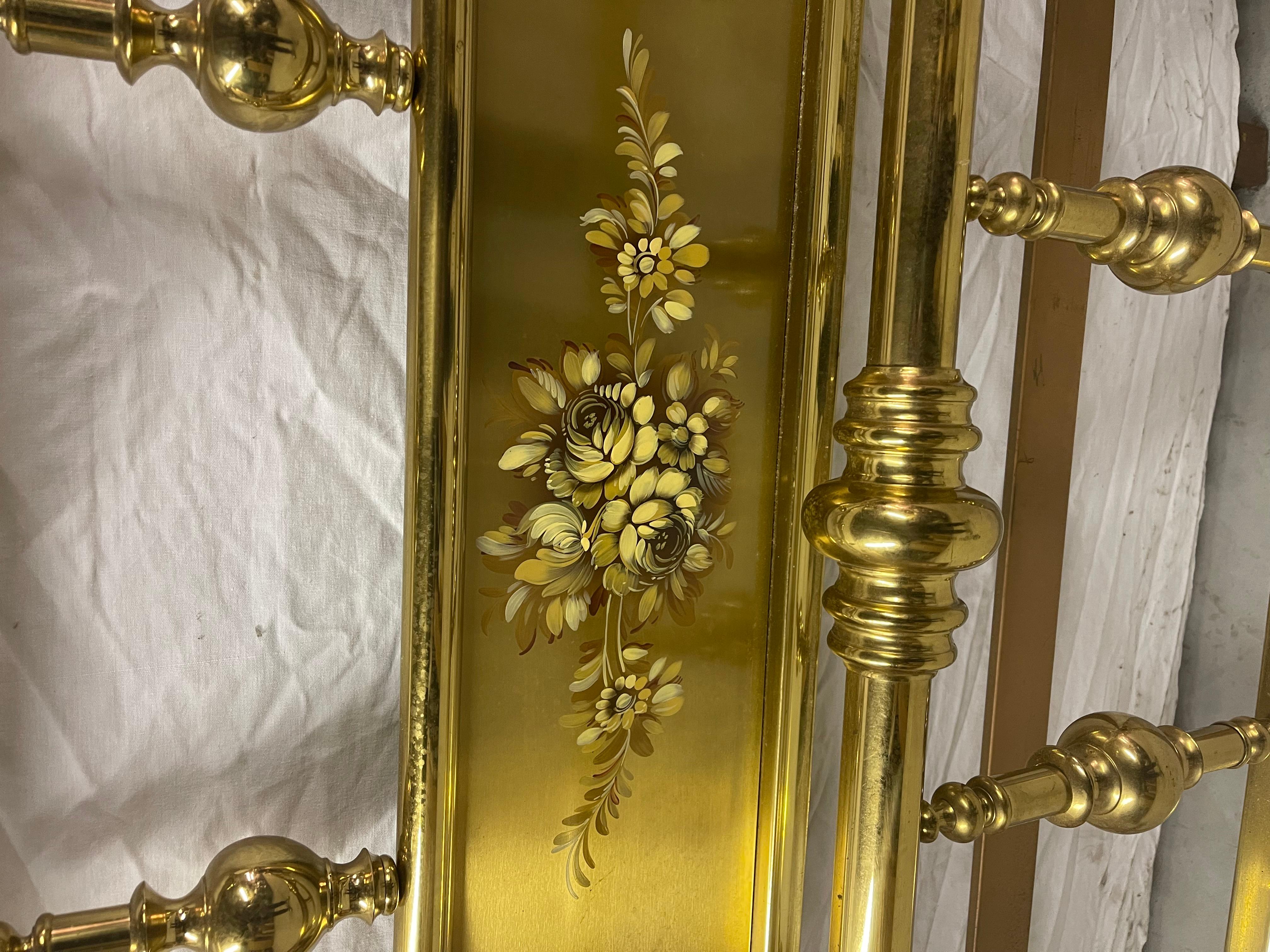 Gilded brass bed de design Italian Victorian style vintage 60's In Good Condition For Sale In Cantù, IT