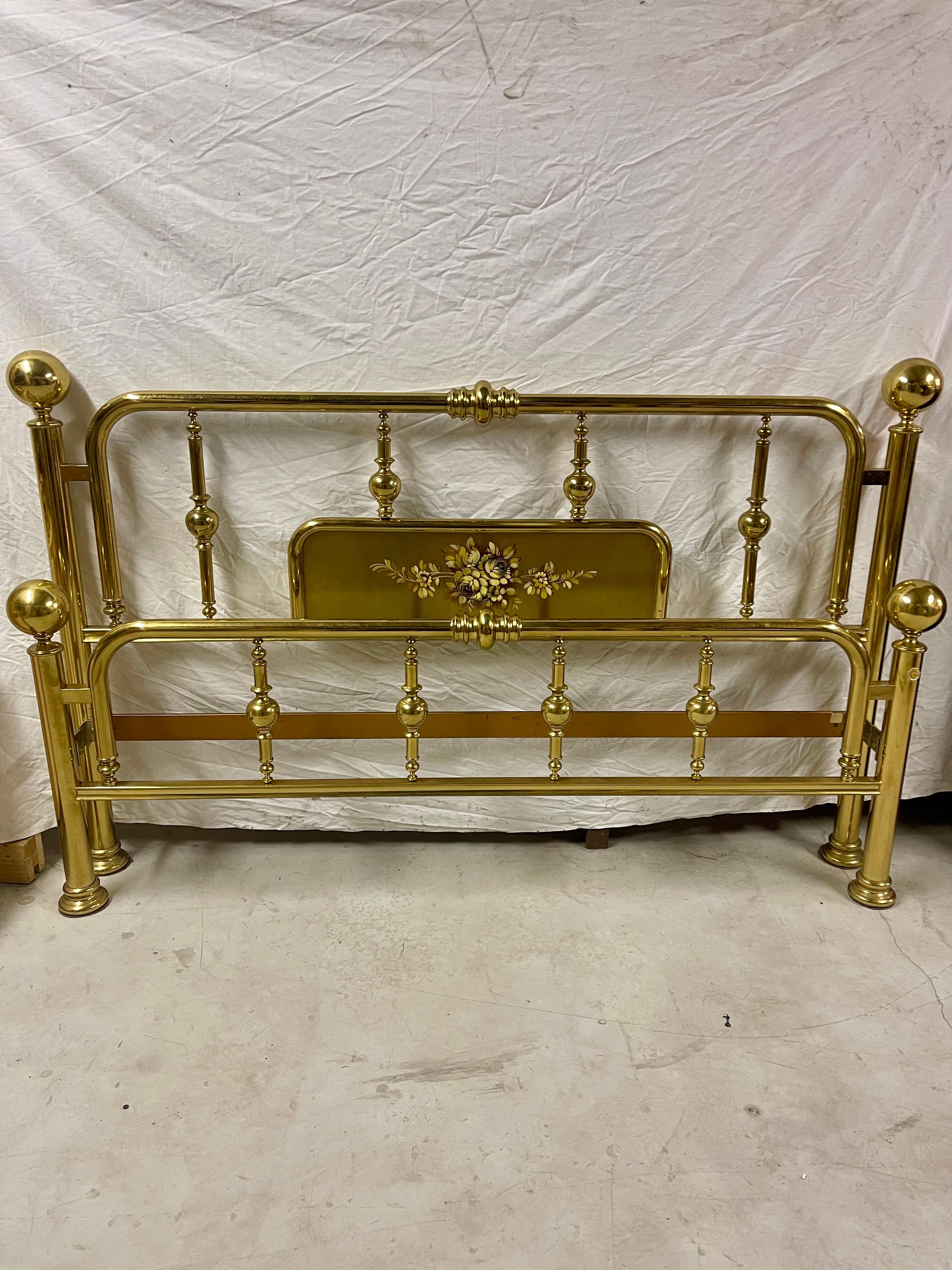 20th Century Gilded brass bed de design Italian Victorian style vintage 60's For Sale