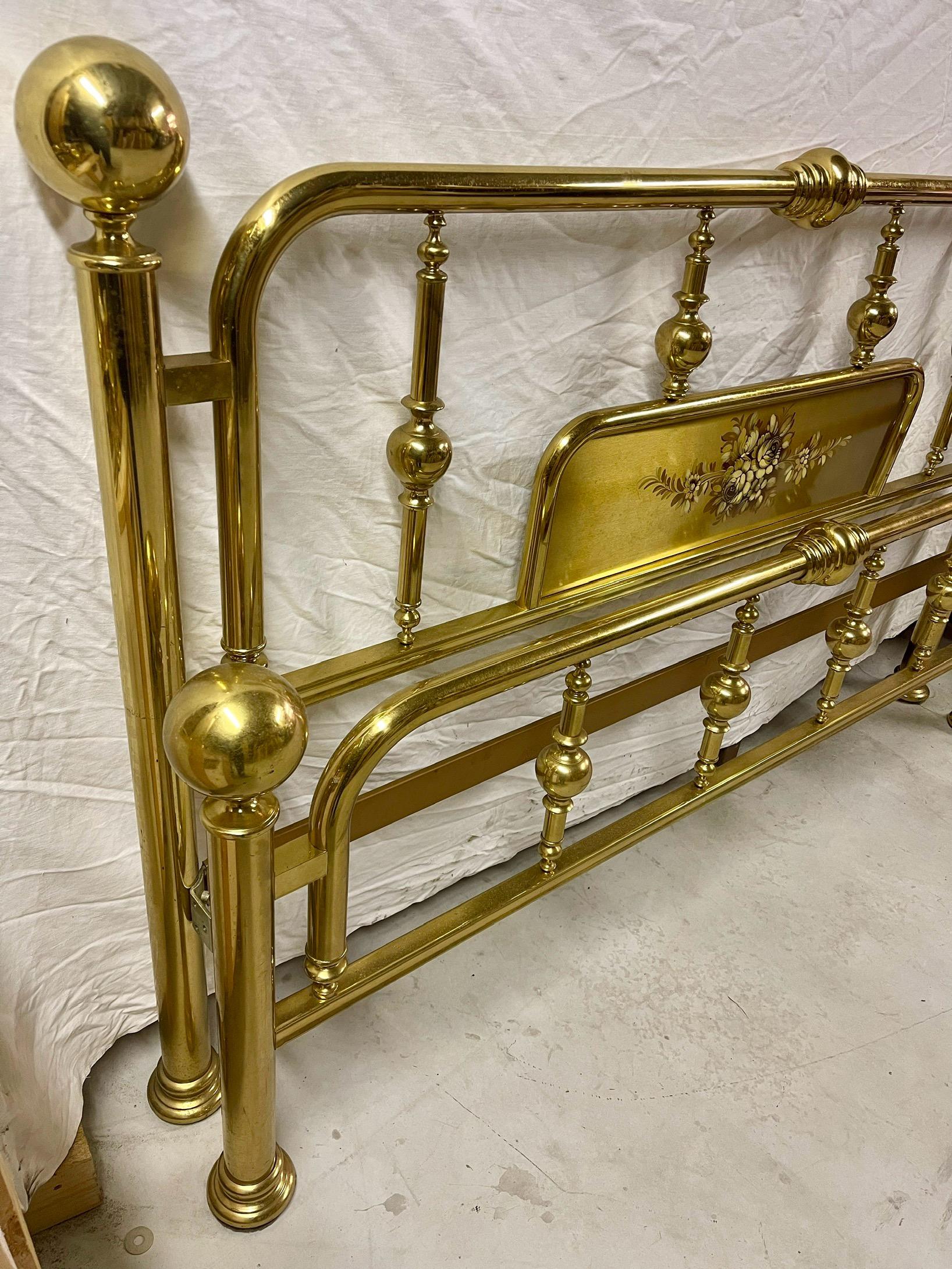 Gilded brass bed de design Italian Victorian style vintage 60's For Sale 1