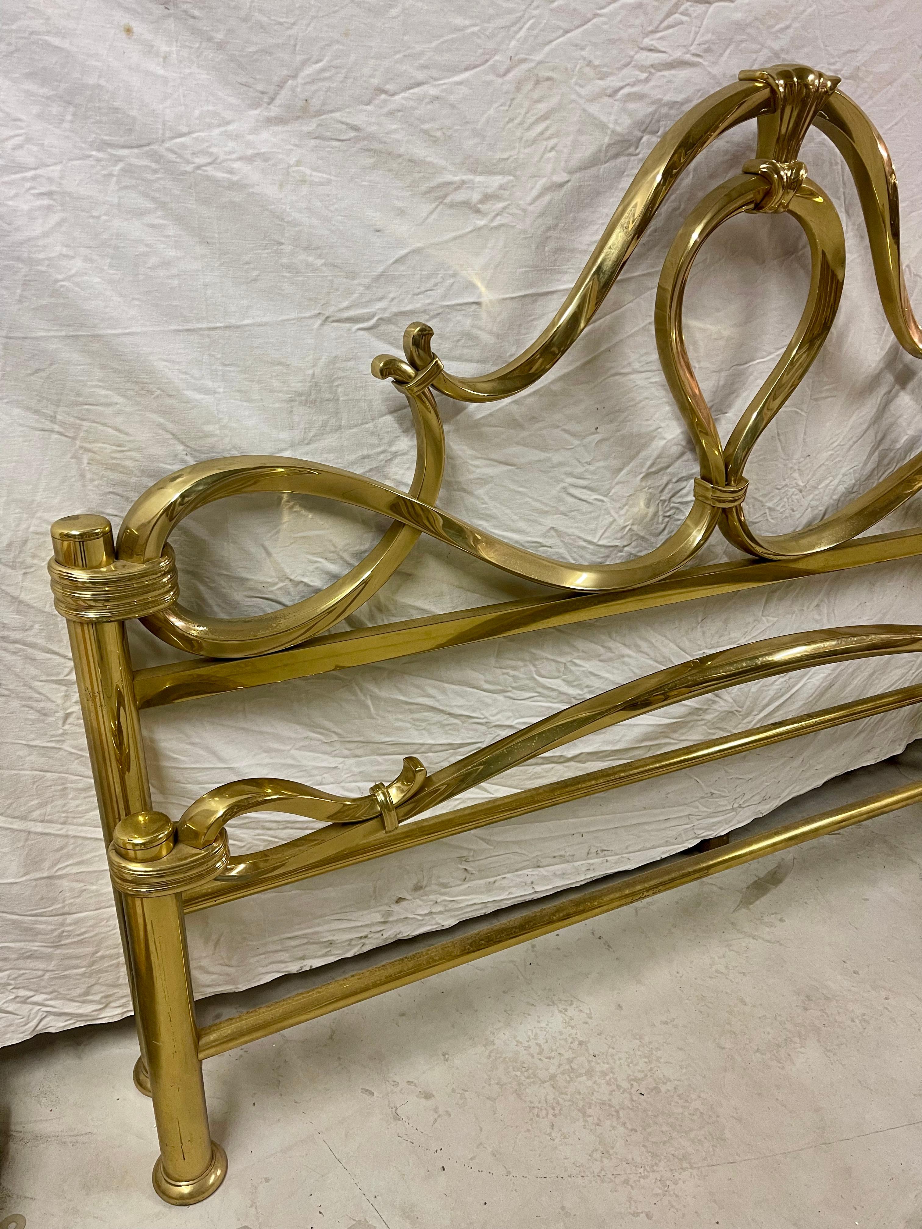 Other Italian gilt brass bed in 1960s Mid Century Hollywood Regency style For Sale