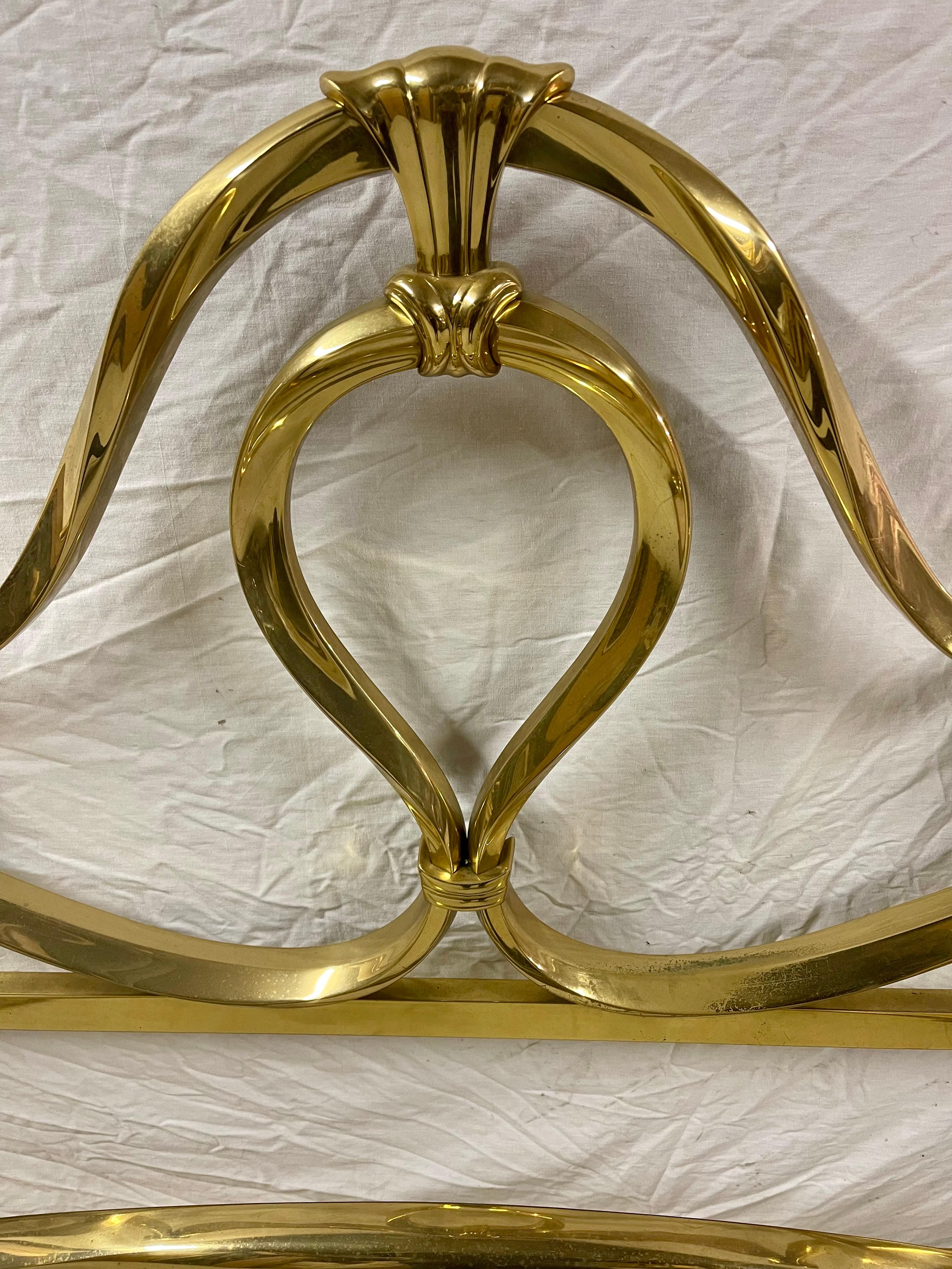 20th Century Italian gilt brass bed in 1960s Mid Century Hollywood Regency style For Sale