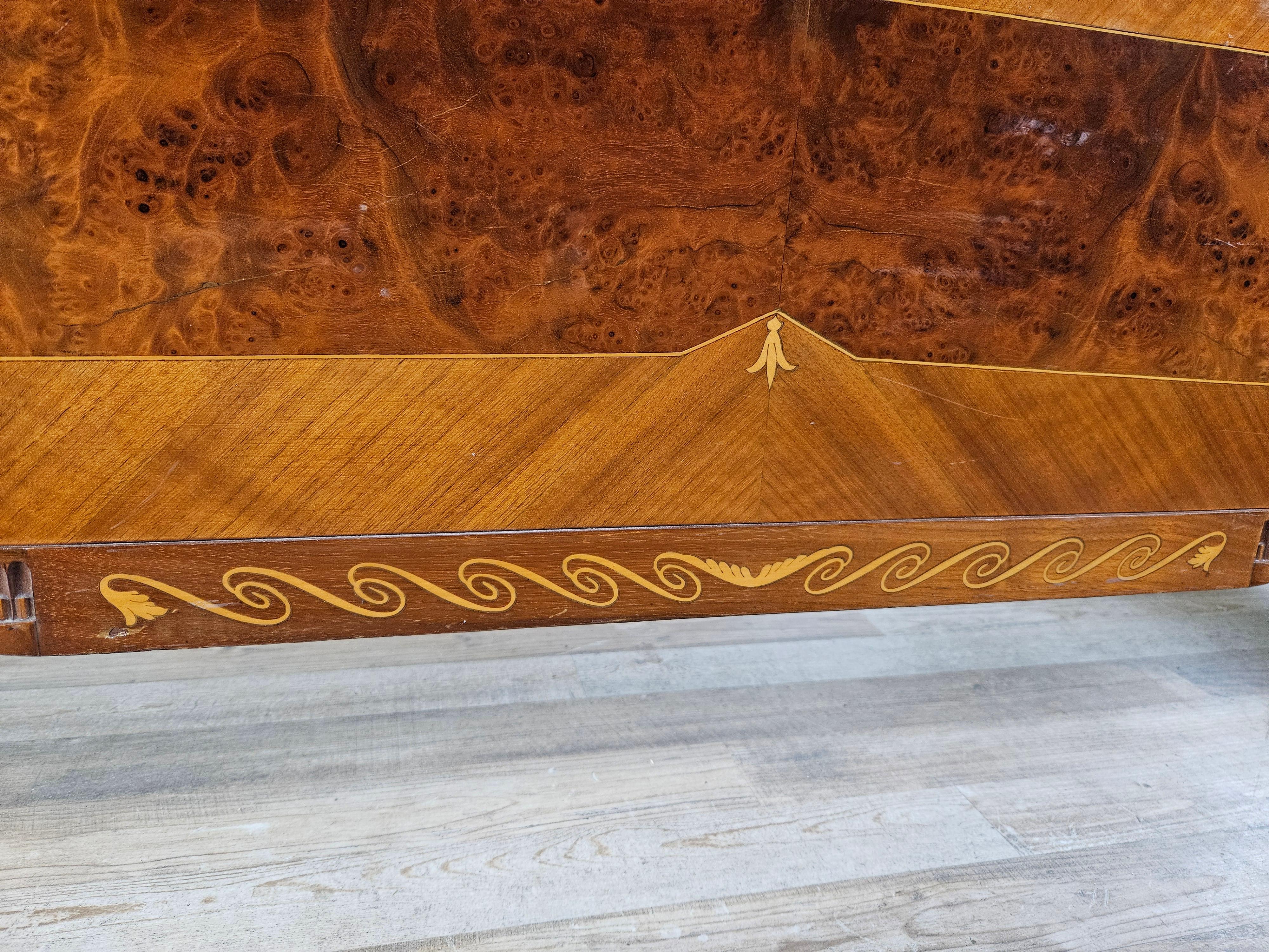 1960s double bed inlaid with briarwood and brass decorations For Sale 13