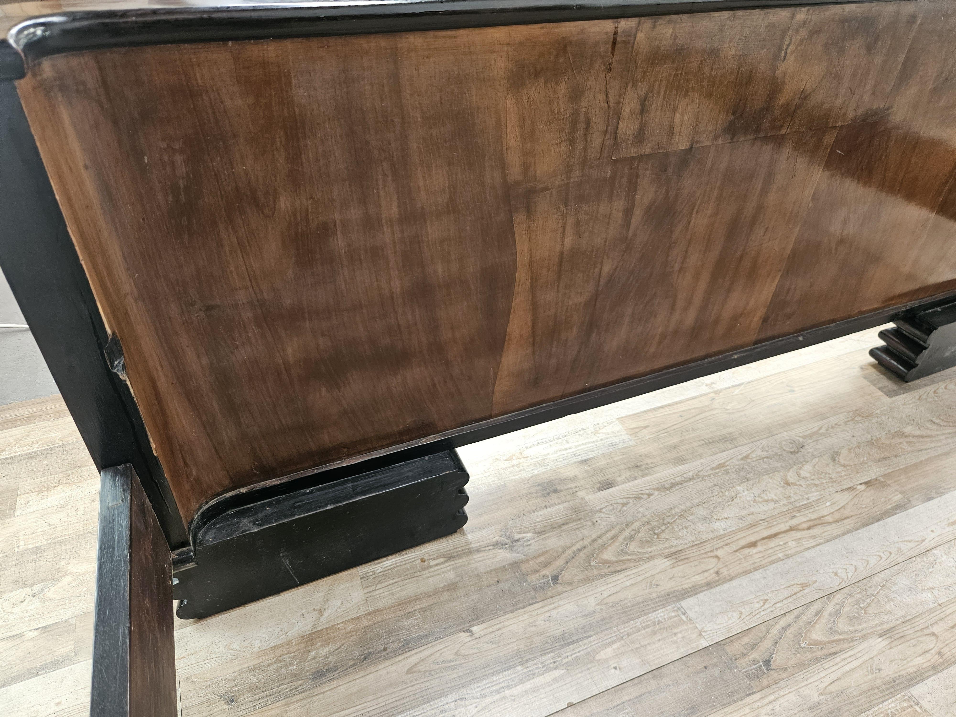 Lit double Art déco en loupe d'acajou avec profils ébonisés, années 1930 en vente 10