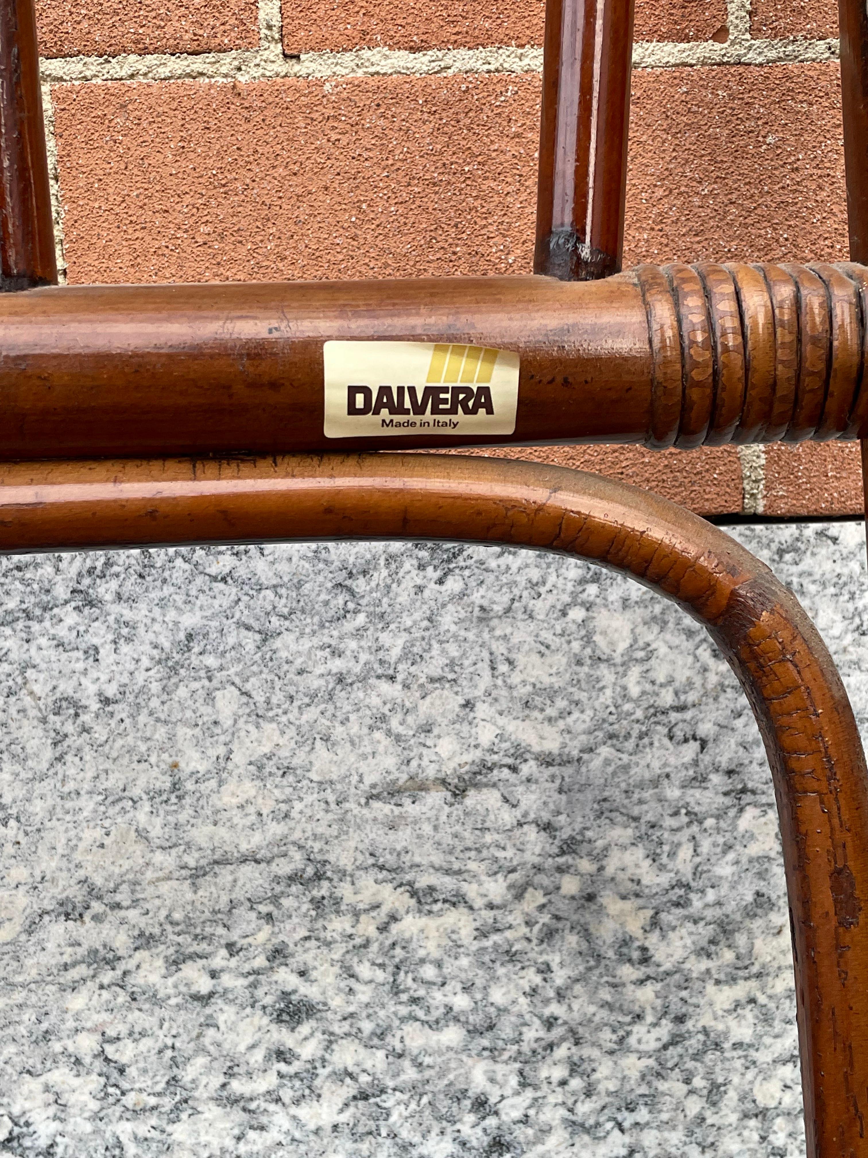 Lit double en bambou des années 1970 produit par l'usine historique de meubles Dal Vera à Conegliano Veneto (Italie), fondée en 1884.

La structure est en bon état, il n'y a que quelques signes d'utilisation, également visibles sur les photos.