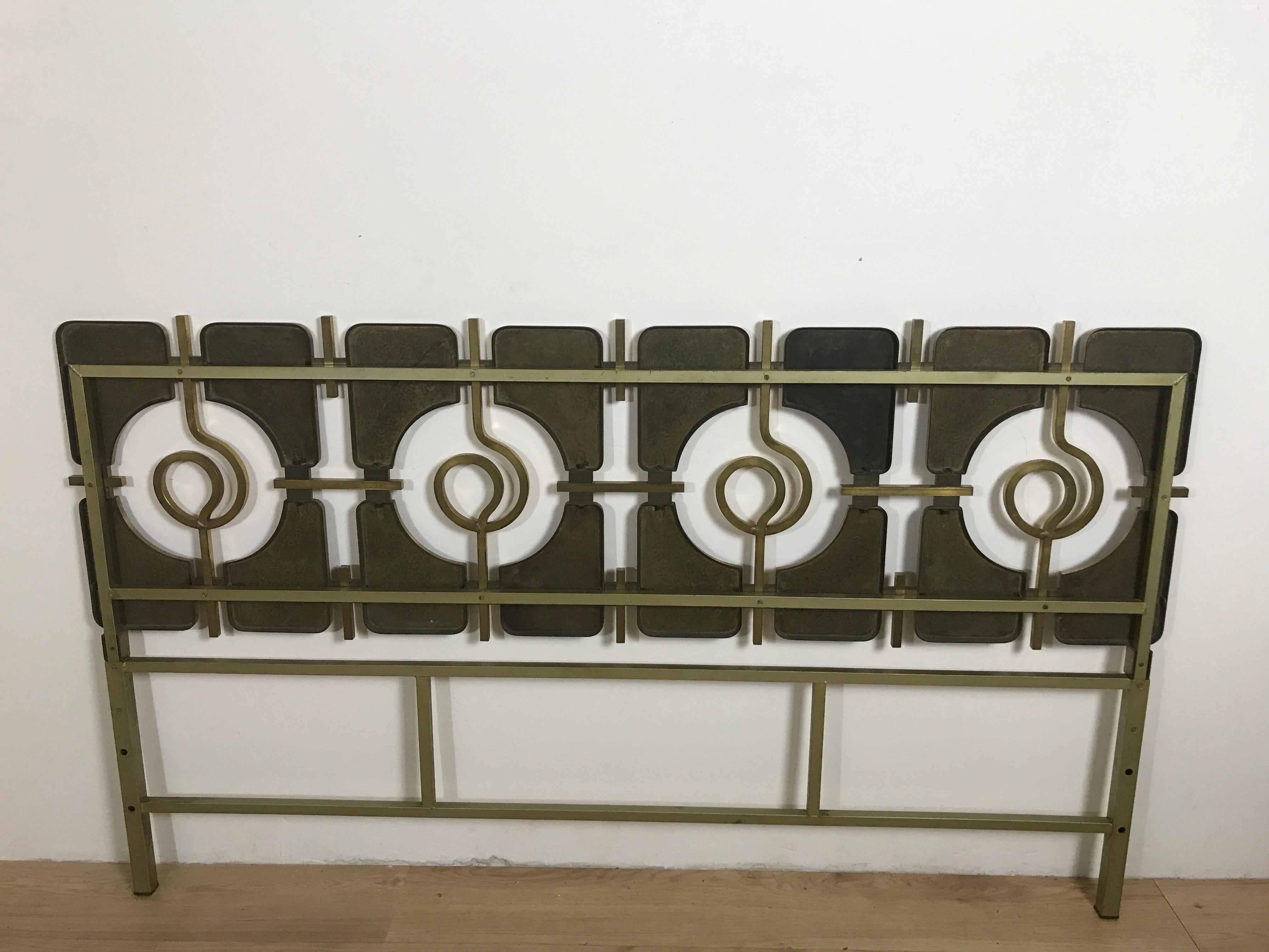 Modern Double Bed in Brass by Luciano Frigerio. Italy 1970 For Sale