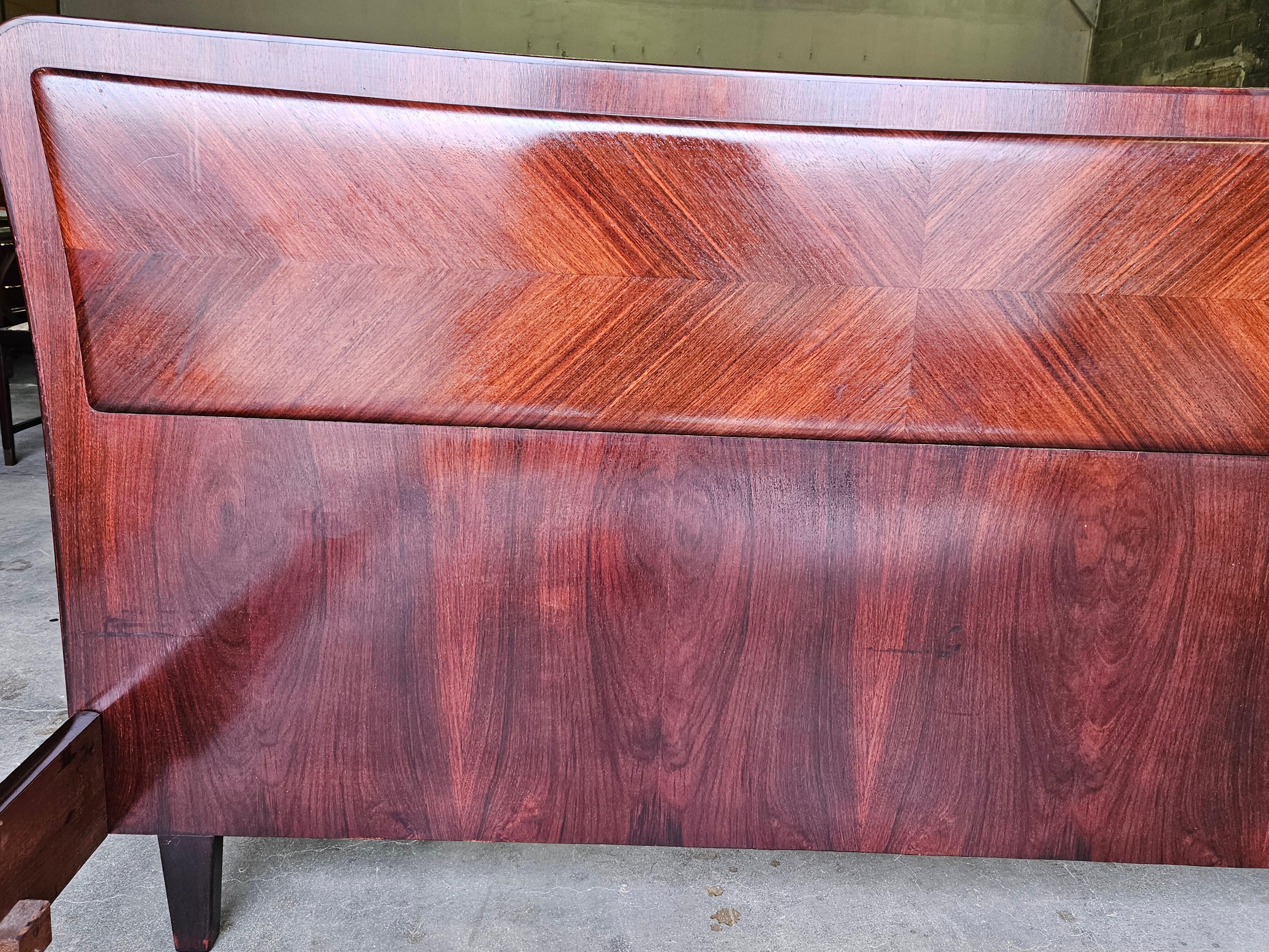 Mid-Century Modern Mid Century double bed in mahogany and rosewood For Sale