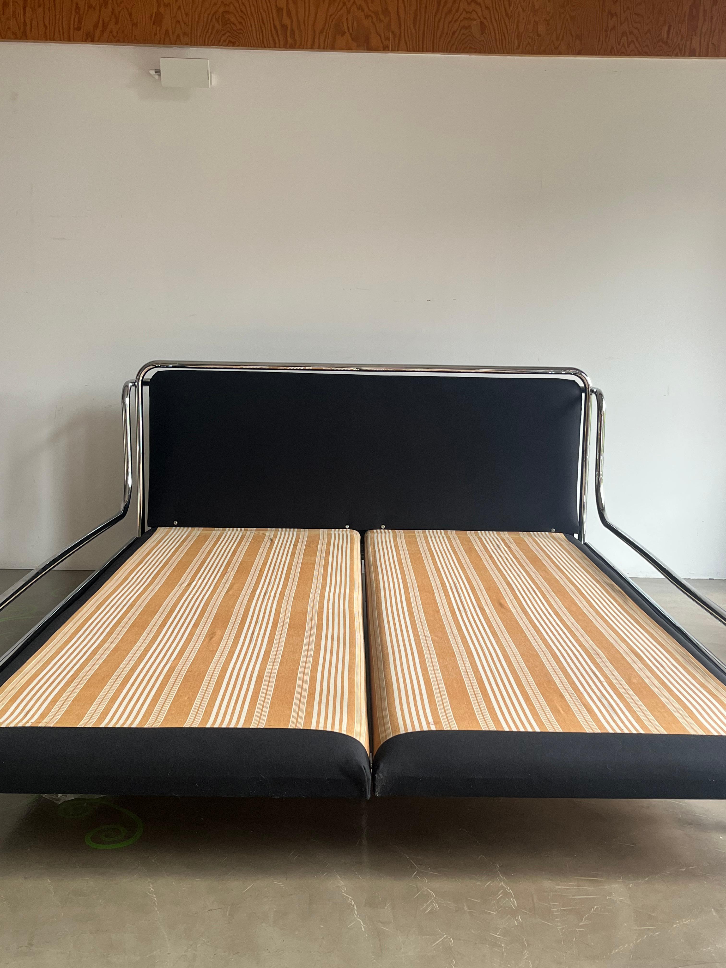 Late 20th Century Letto con comodini - mod. Stringa design Gae Aulenti per Poltronova