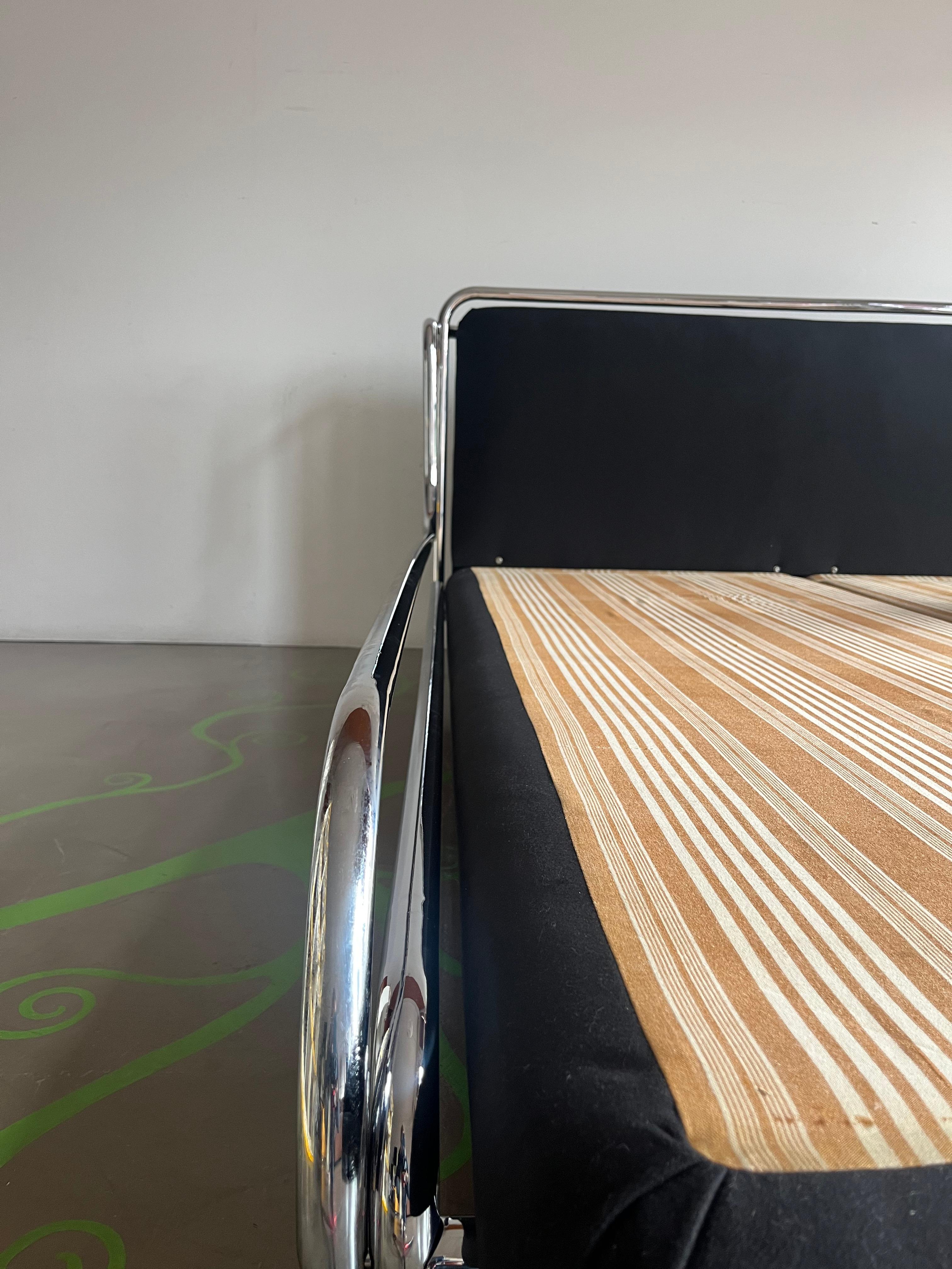 Letto con comodini - mod. Stringa design Gae Aulenti per Poltronova 1