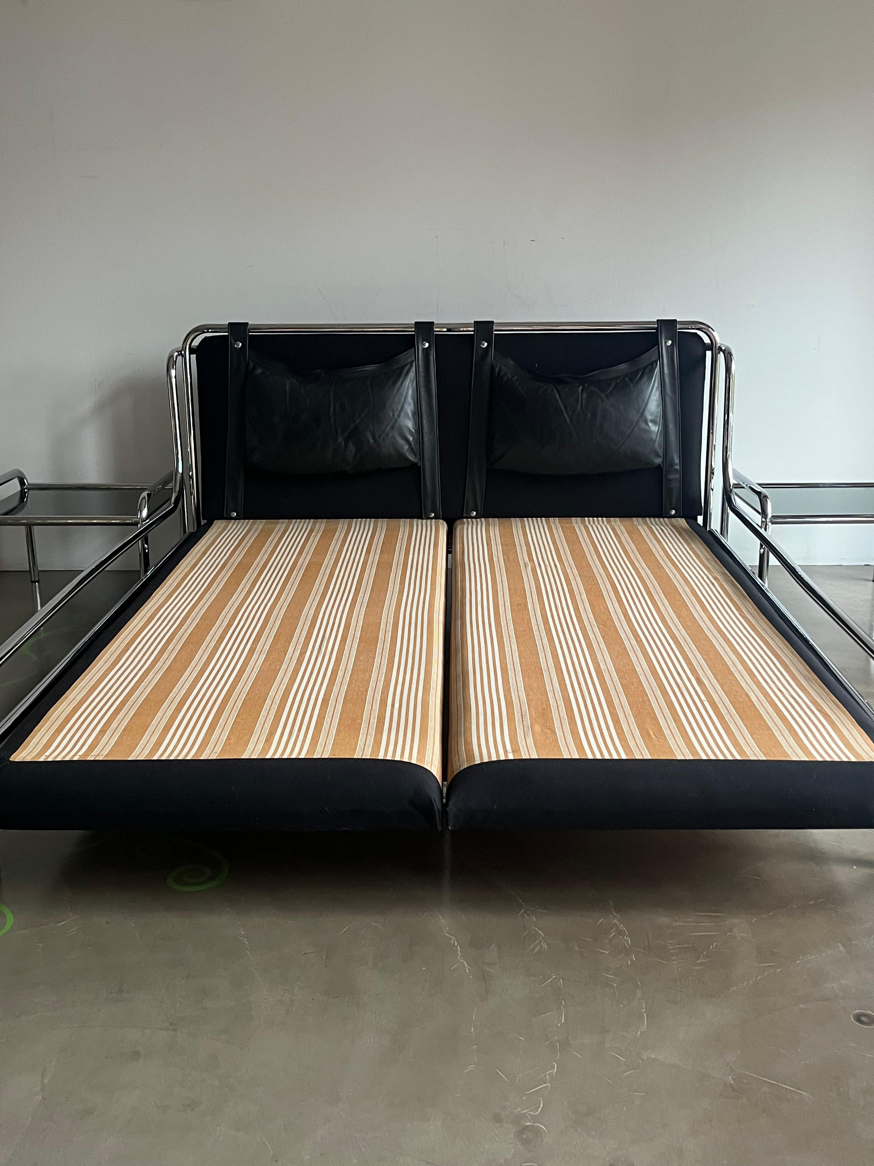 Letto con comodini - mod. Stringa design Gae Aulenti per Poltronova 2