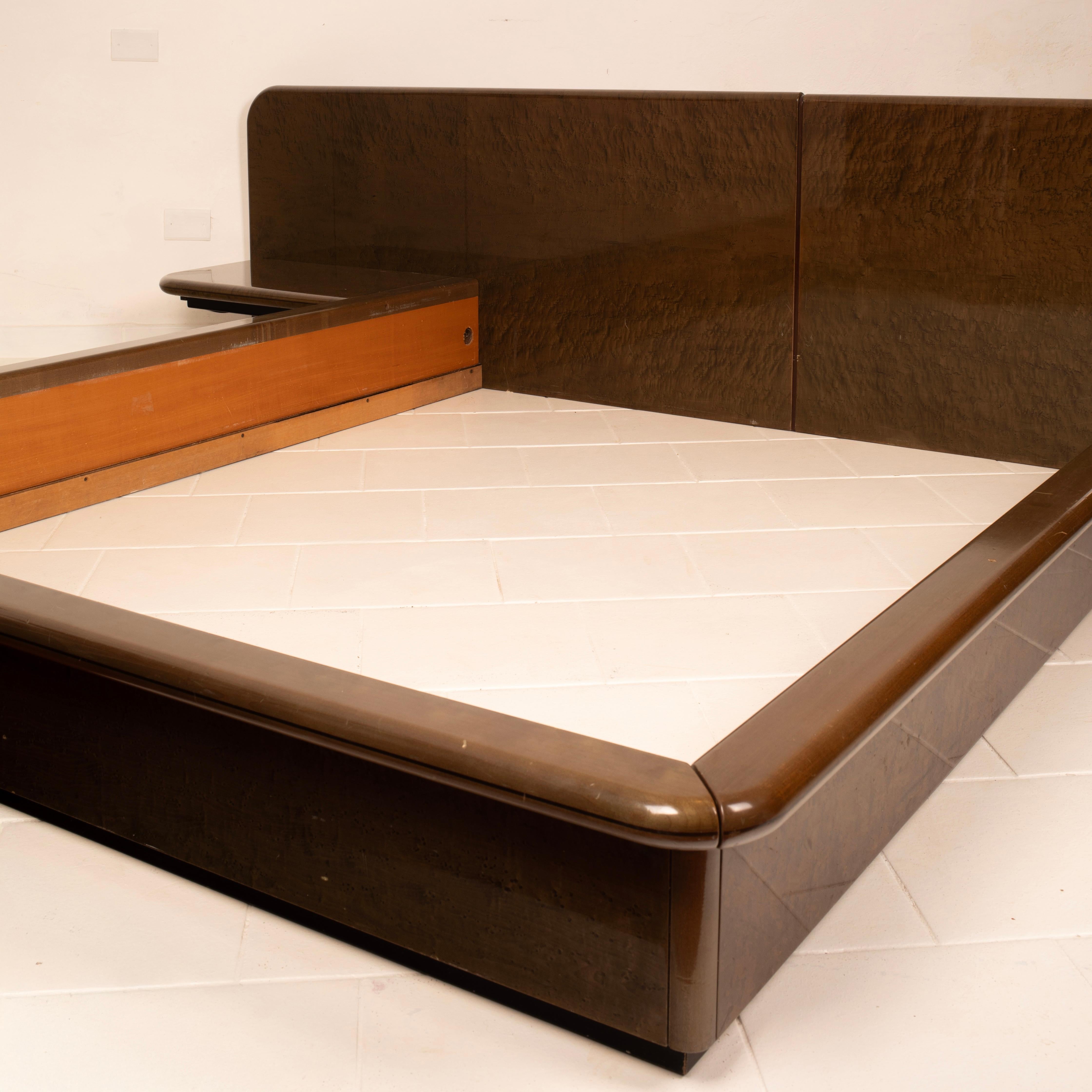 Seltener italienischer Mid-Century-Bettkasten von Luigi Saccardo für Gasparello, 1970er Jahre im Angebot 6