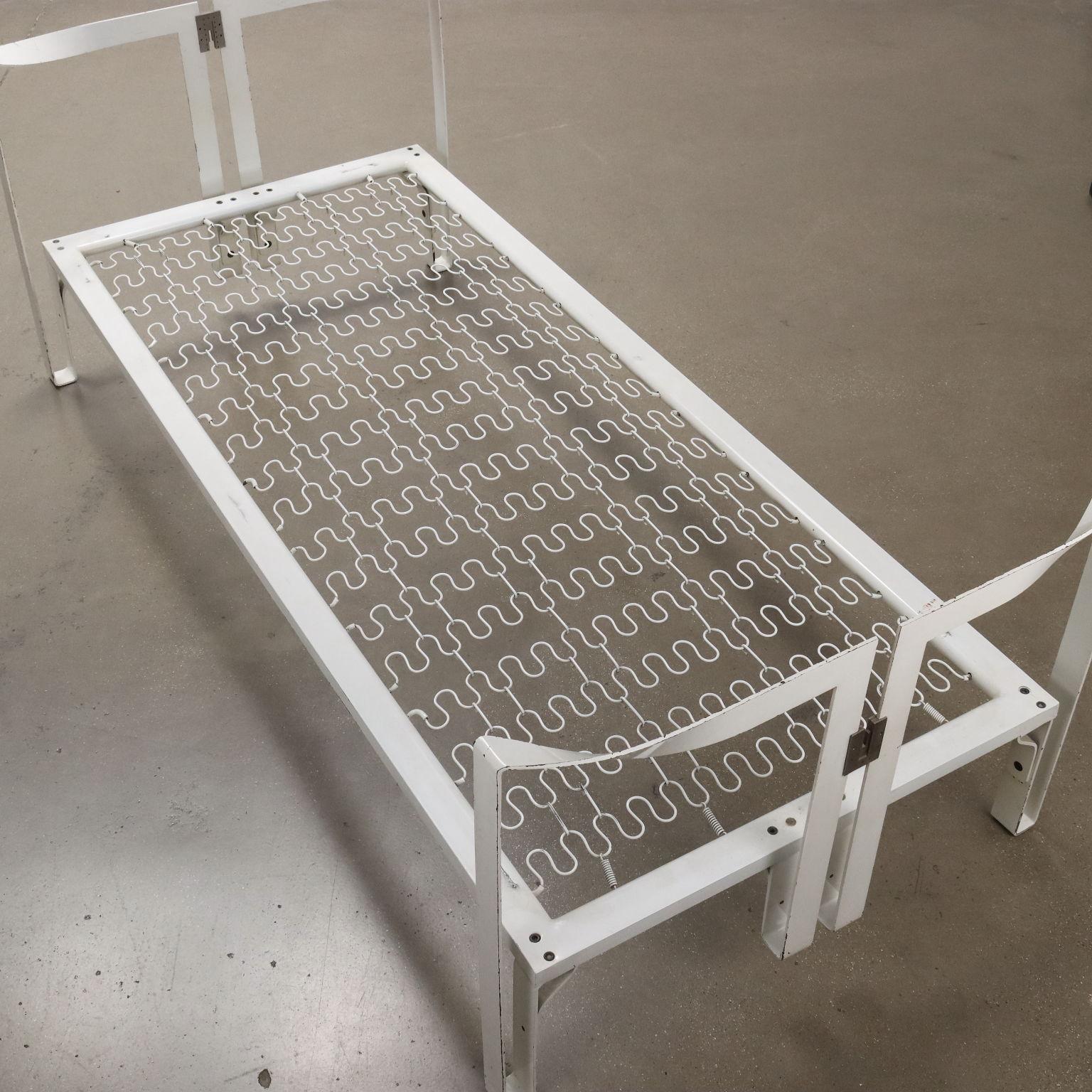 Metal Letto singolo in metallo Vanessa di Tobia Scarpa per Gavina Anni 70