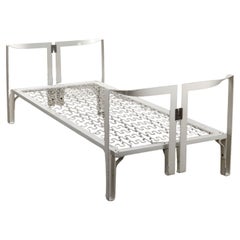 Letto singolo in metallo Vanessa di Tobia Scarpa per Gavina Anni 70