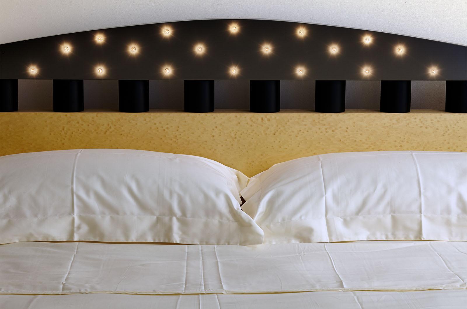 Lacquered Stanhope Bed by Michael Graves for Memphis Milano For Sale
