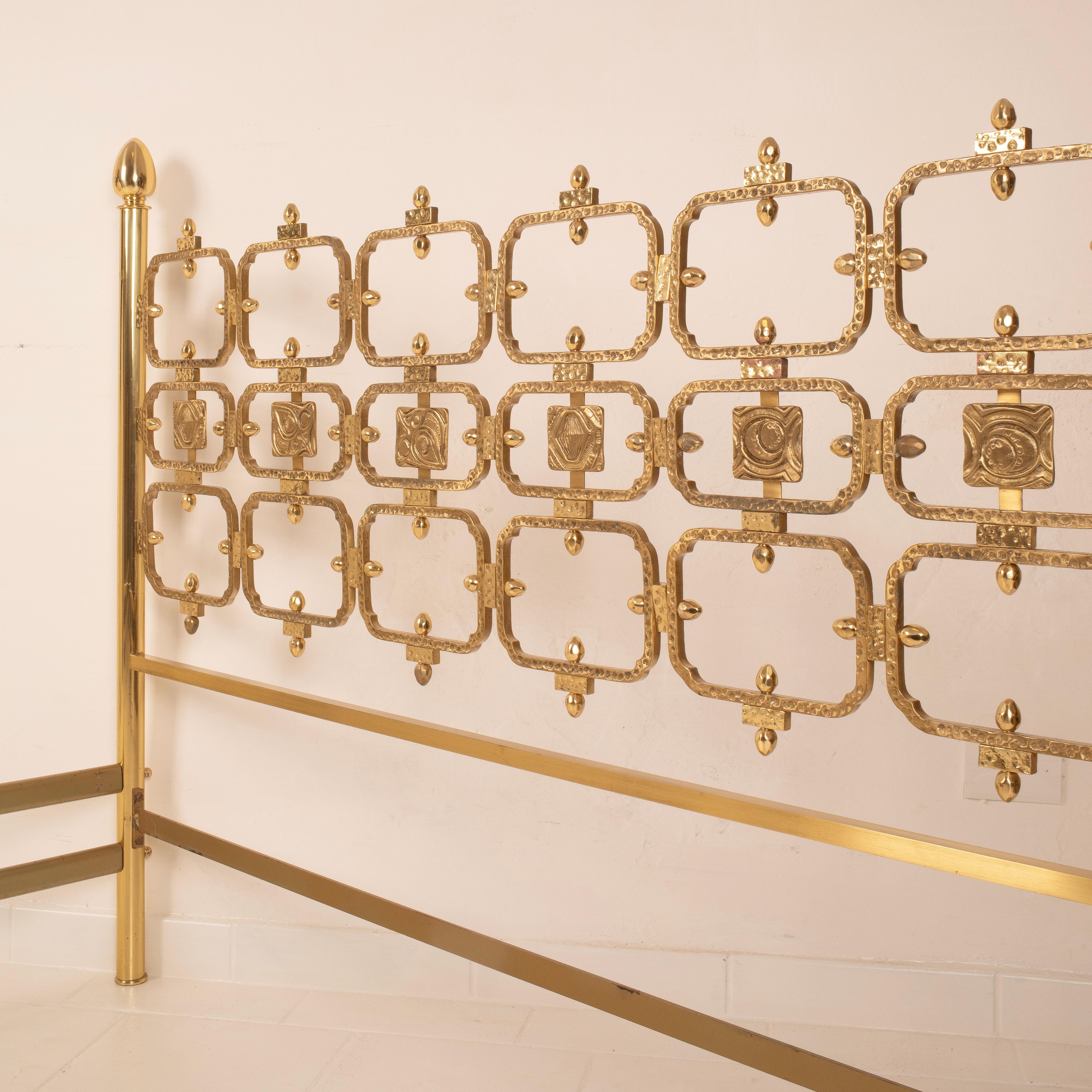 Thailandia Sculptural Brass Bed Frame by Frigerio Ciansky e Shelba Italy 1960 In condizioni buone in vendita a Conversano, IT