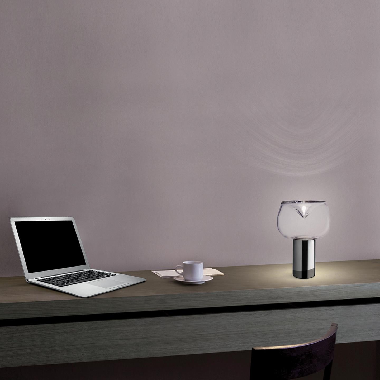 italien Lampe de bureau LED Leucos Aella Bold T en transparent et chrome par Toso & Massari en vente
